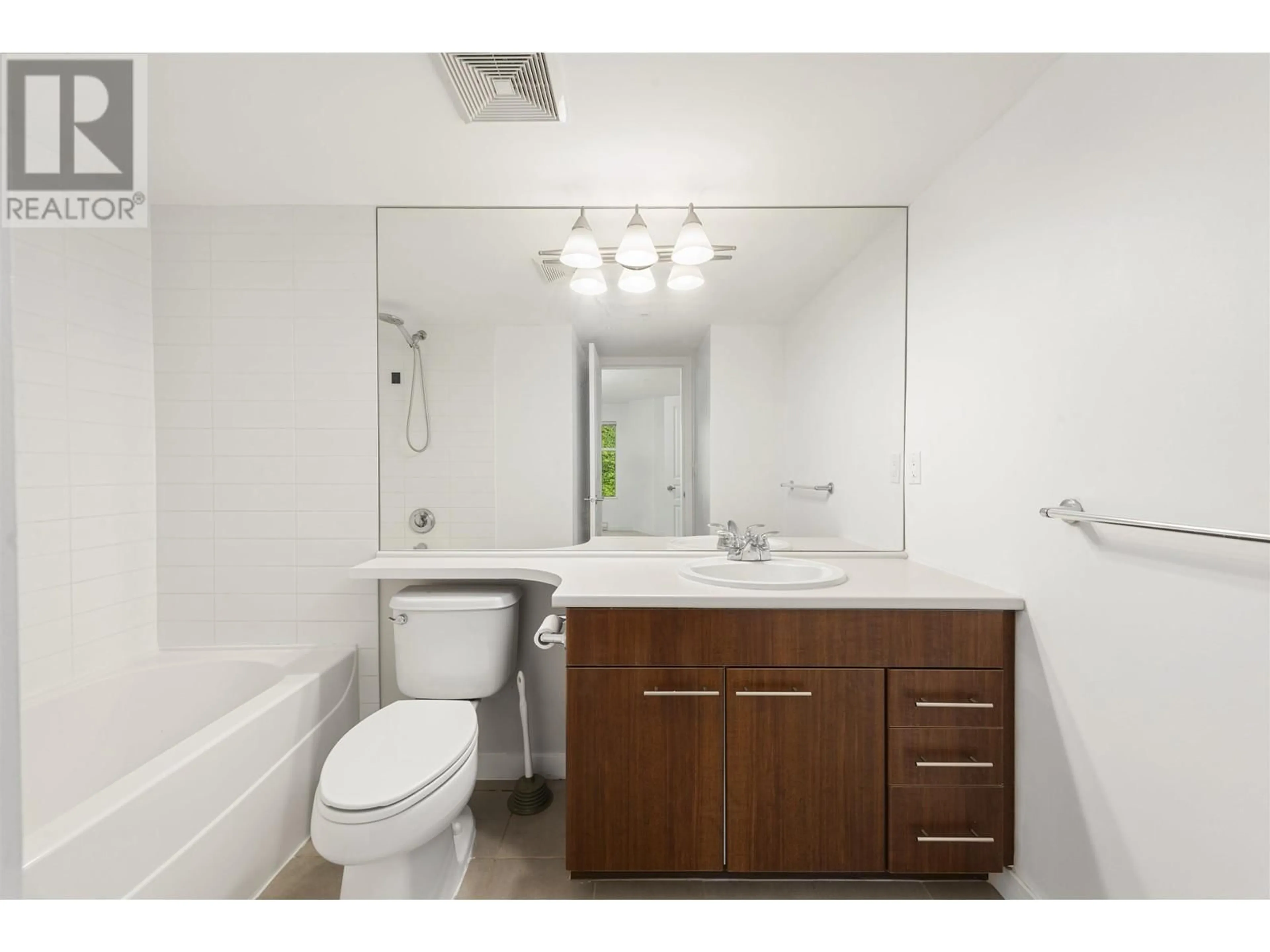 Standard bathroom, unknown for 309 - 4768 BRENTWOOD DRIVE, Burnaby British Columbia V5C0C7