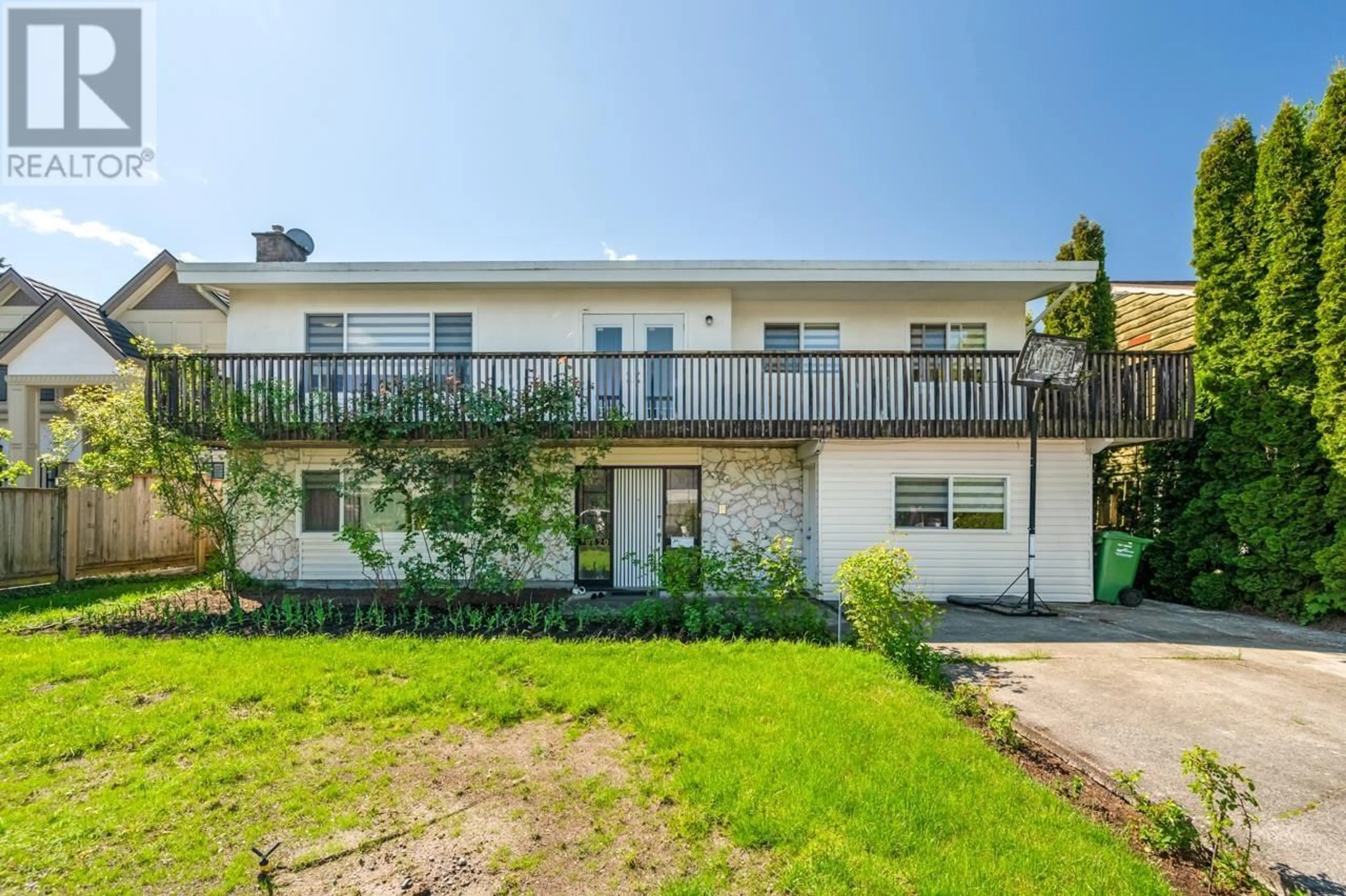 A pic from outside/outdoor area/front of a property/back of a property/a pic from drone, unknown for 10320 ALGONQUIN DRIVE, Richmond British Columbia V7A3A4