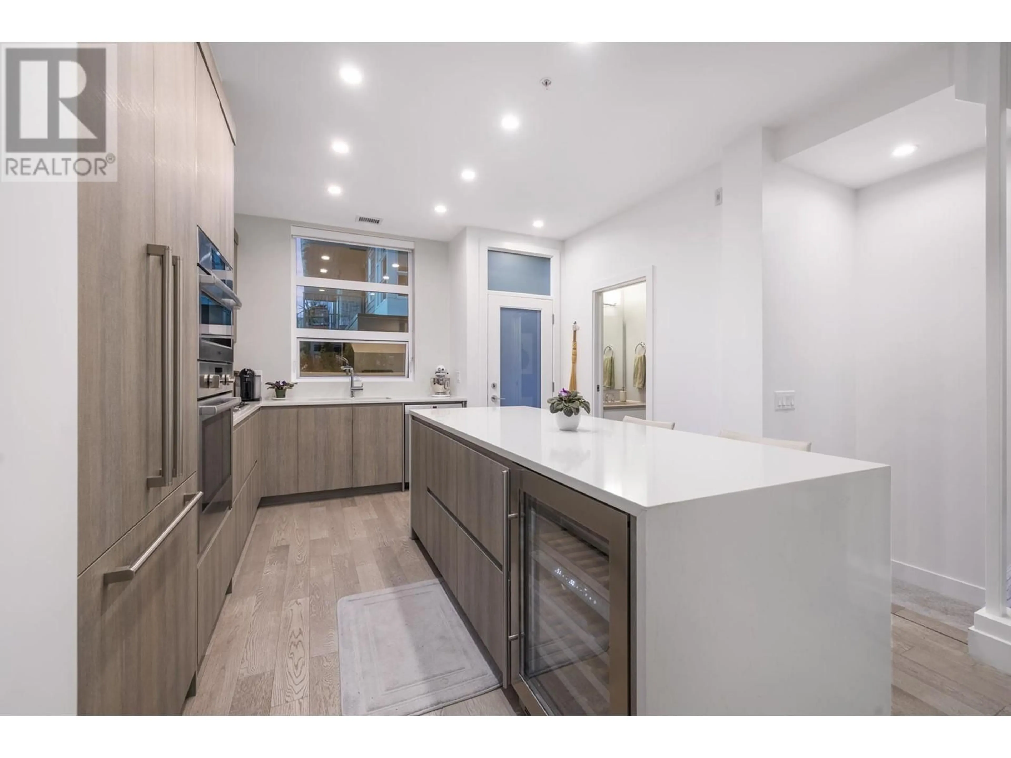 Open concept kitchen, unknown for 160 - 2060 CURLING ROAD, North Vancouver British Columbia V7P0E1