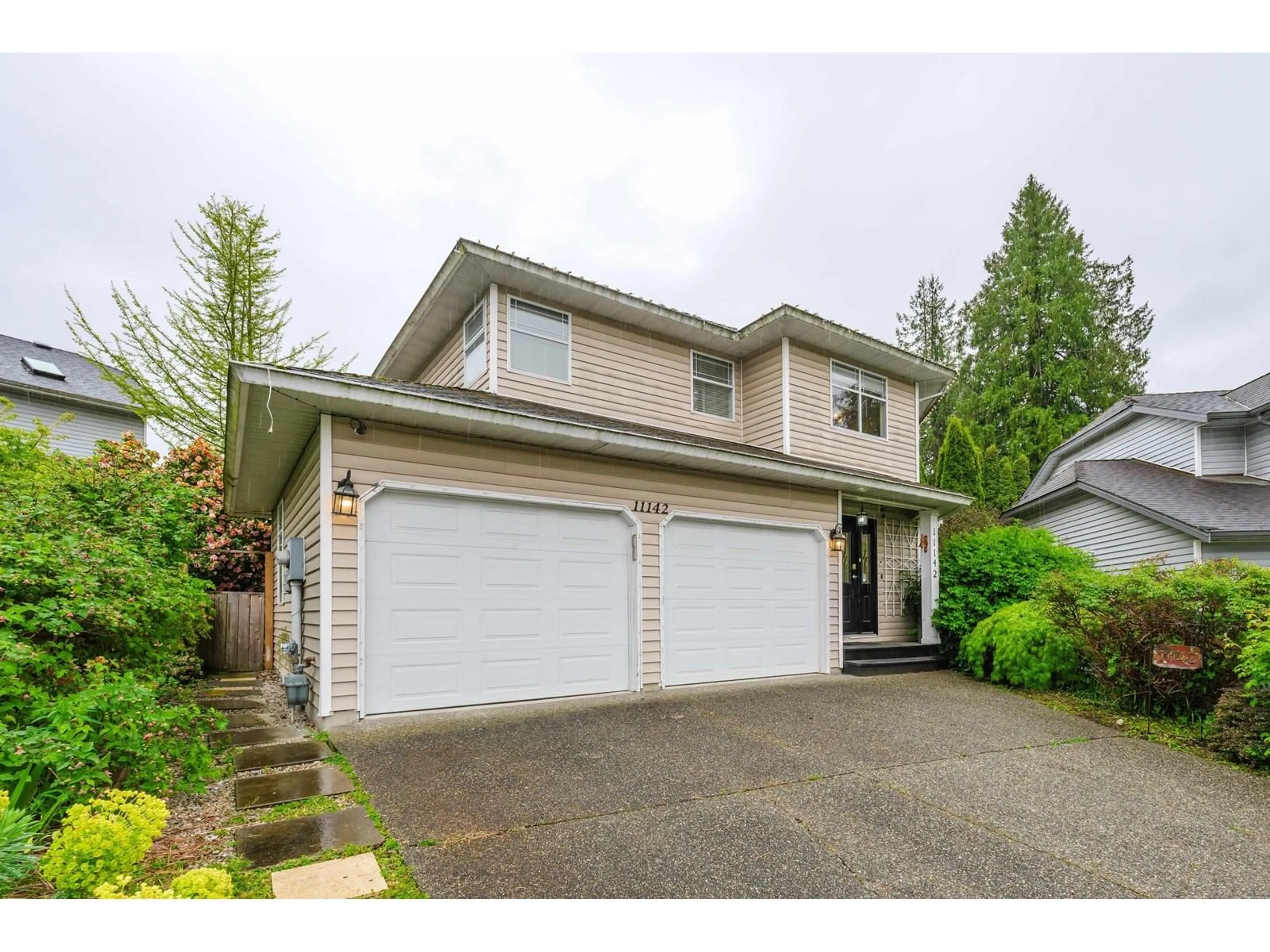 Home with vinyl exterior material, street for 11142 85A, Delta British Columbia V4C7C8