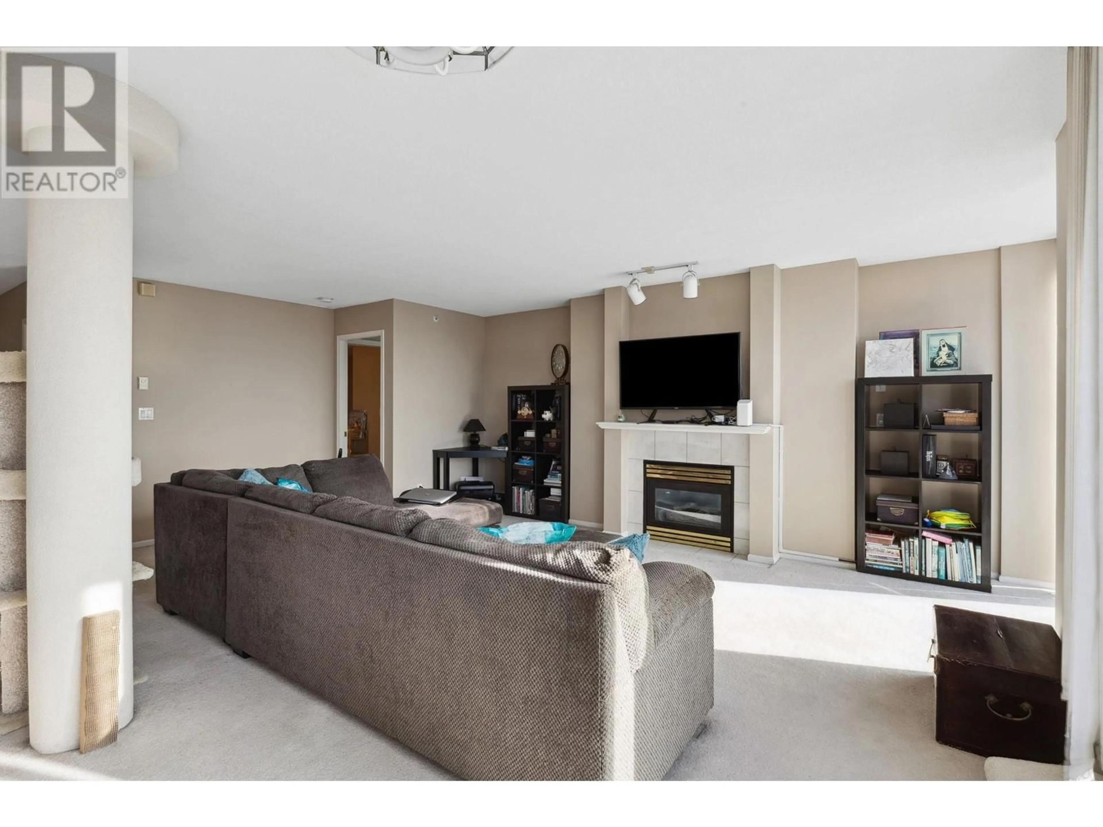 Living room with furniture, unknown for 2204 - 739 PRINCESS STREET, New Westminster British Columbia V3M6V6