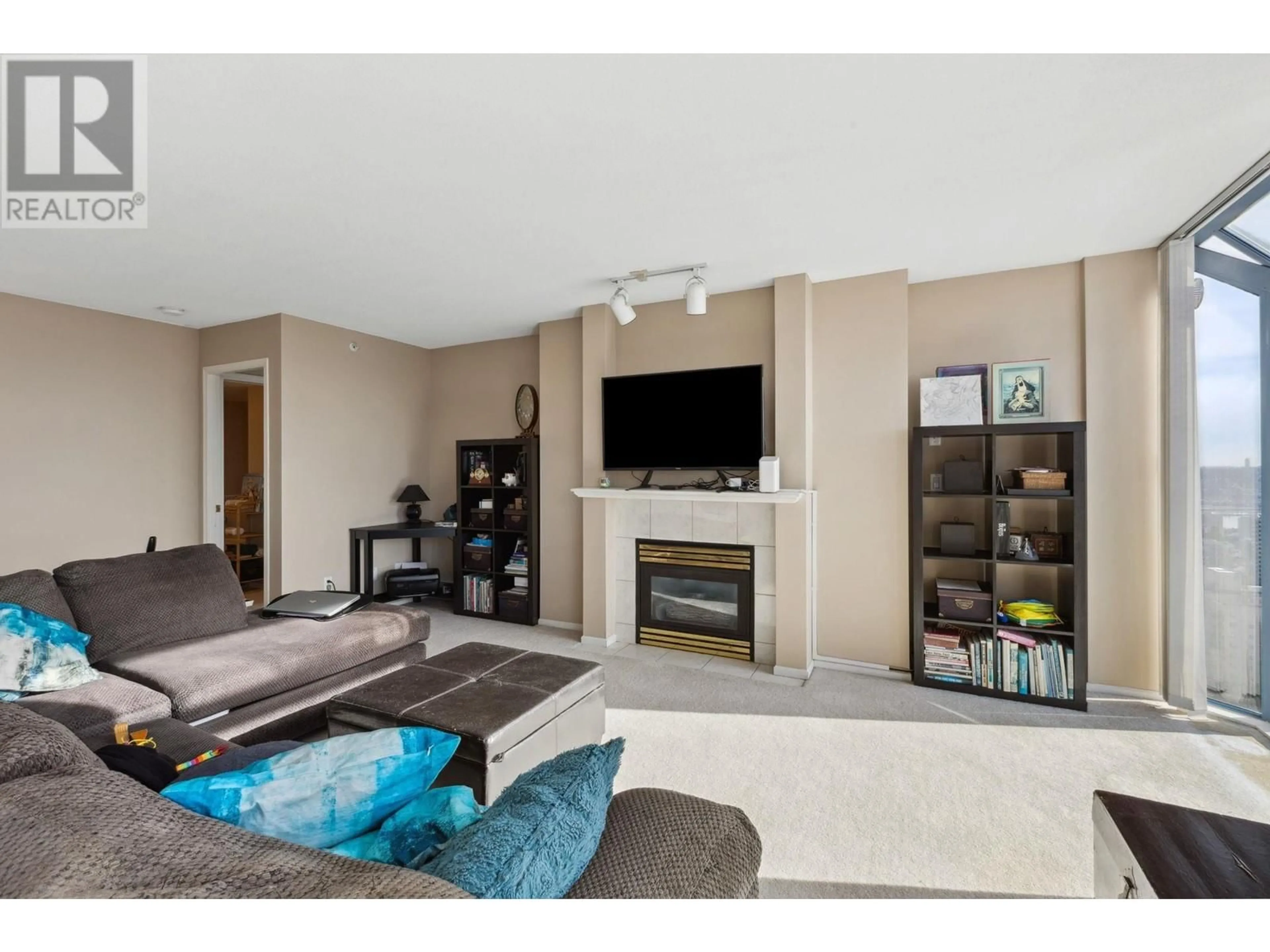 Living room with furniture, unknown for 2204 - 739 PRINCESS STREET, New Westminster British Columbia V3M6V6