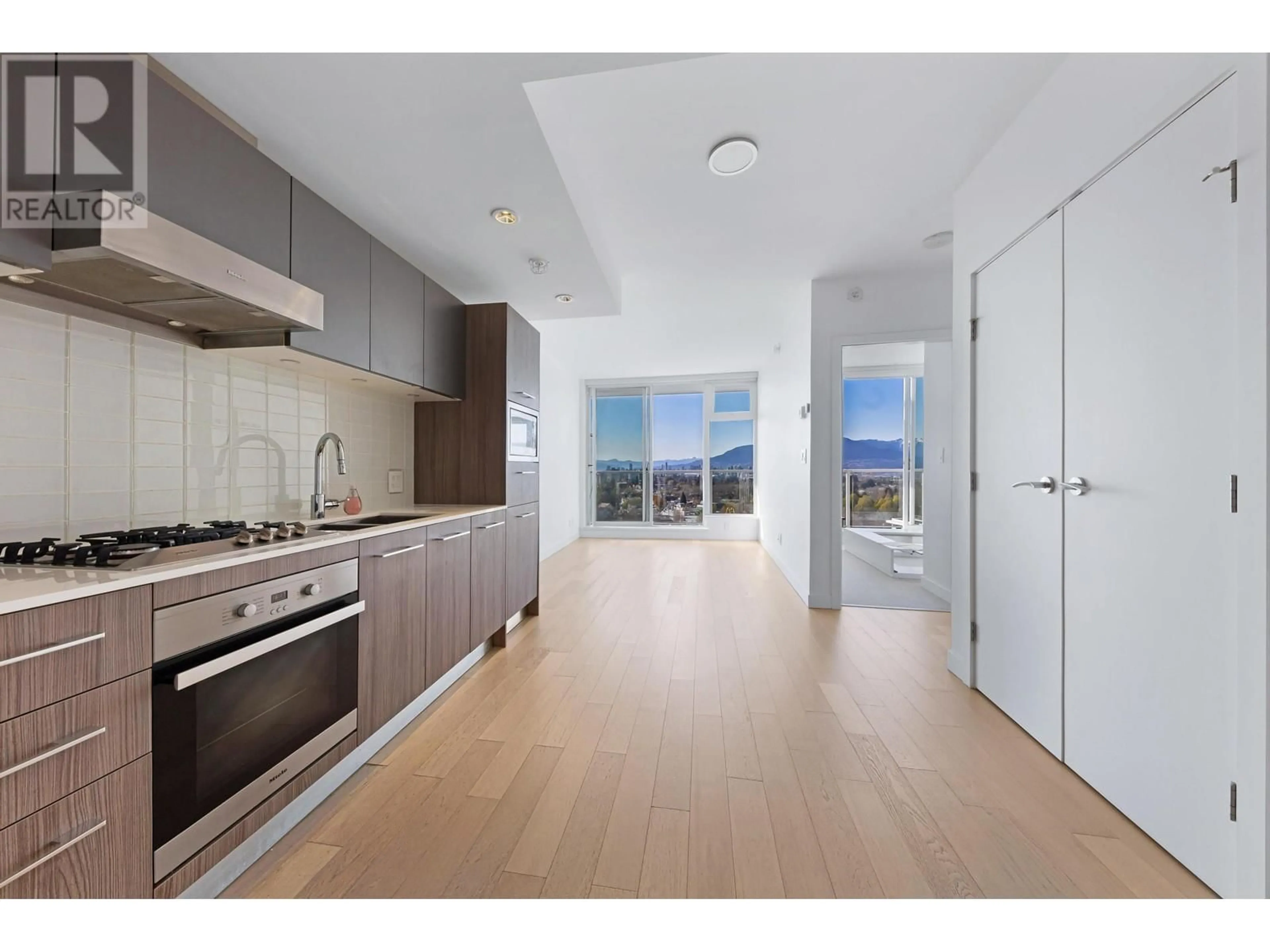 Standard kitchen, unknown for 1206 - 4638 GLADSTONE STREET, Vancouver British Columbia V5N0G5