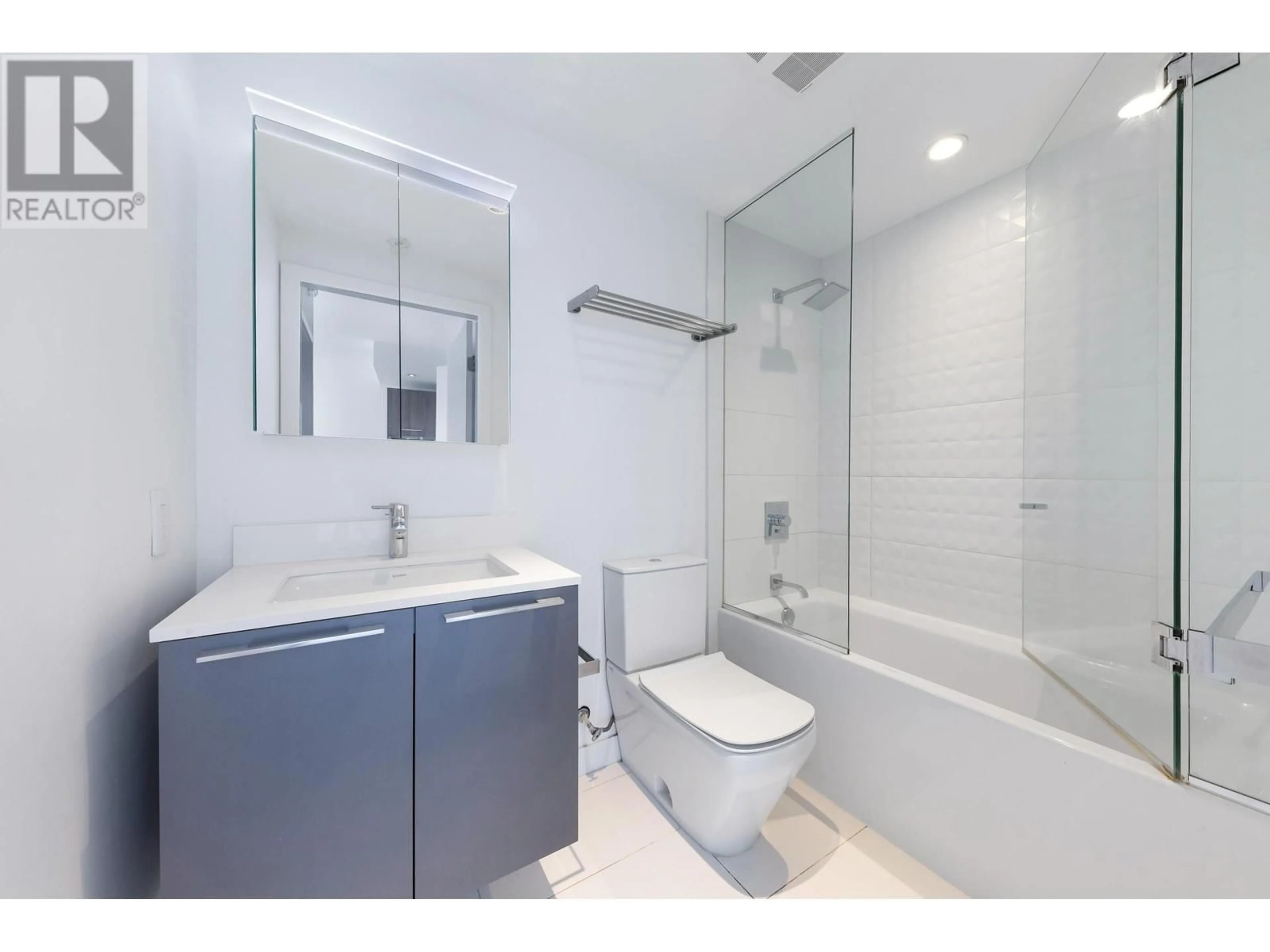 Standard bathroom, unknown for 1206 - 4638 GLADSTONE STREET, Vancouver British Columbia V5N0G5