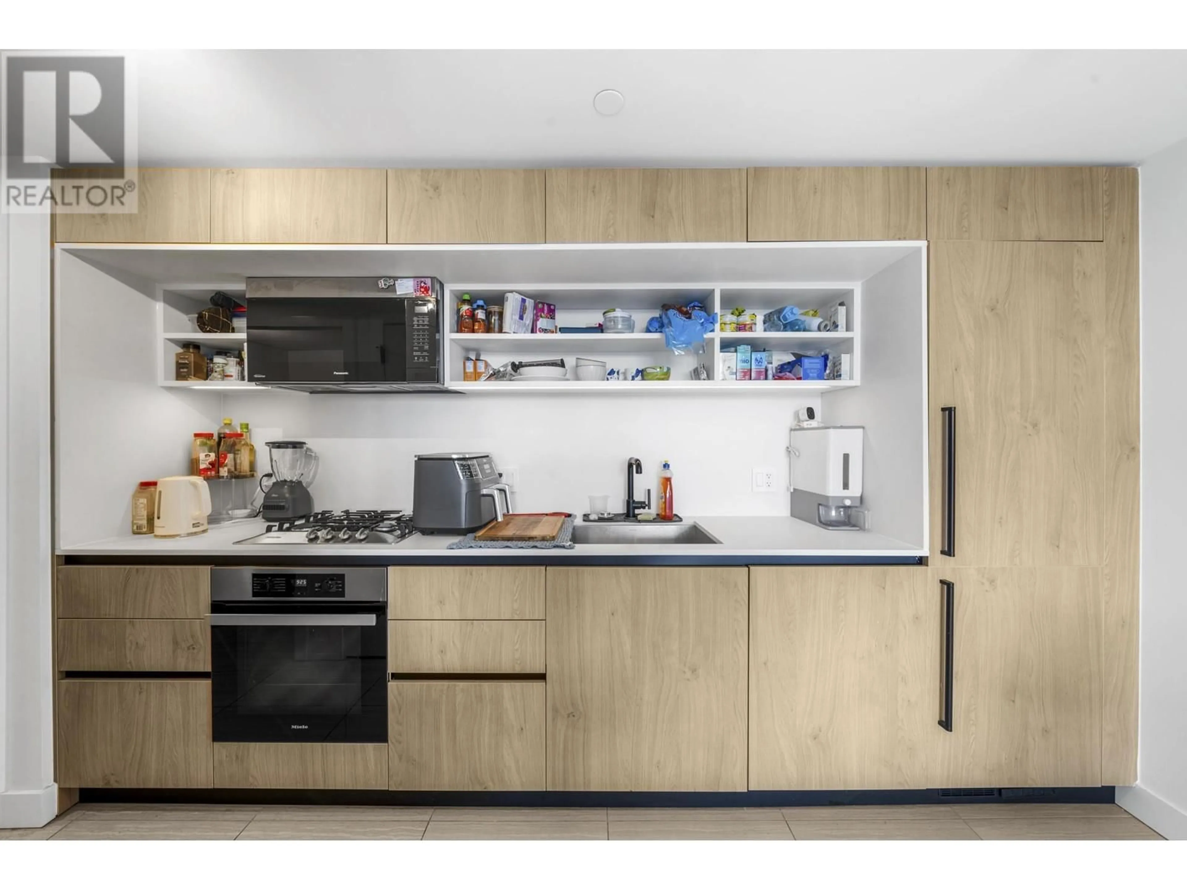Standard kitchen, wood/laminate floor for 1504 - 5058 JOYCE STREET, Vancouver British Columbia V5R0J9
