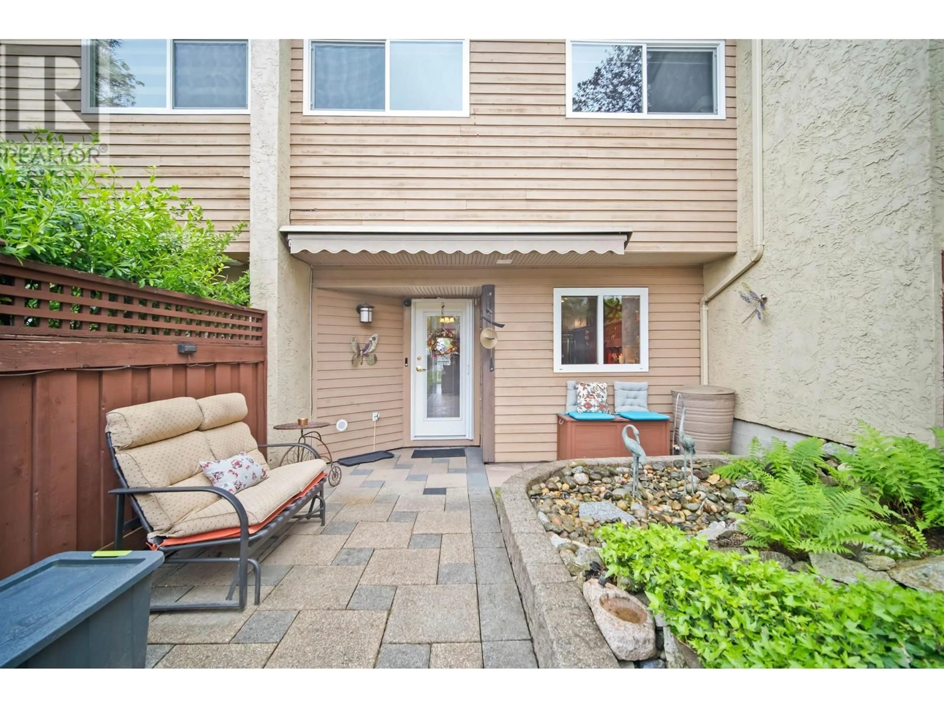 Patio, street for 514 COLUMBIA STREET, New Westminster British Columbia V3L3X7