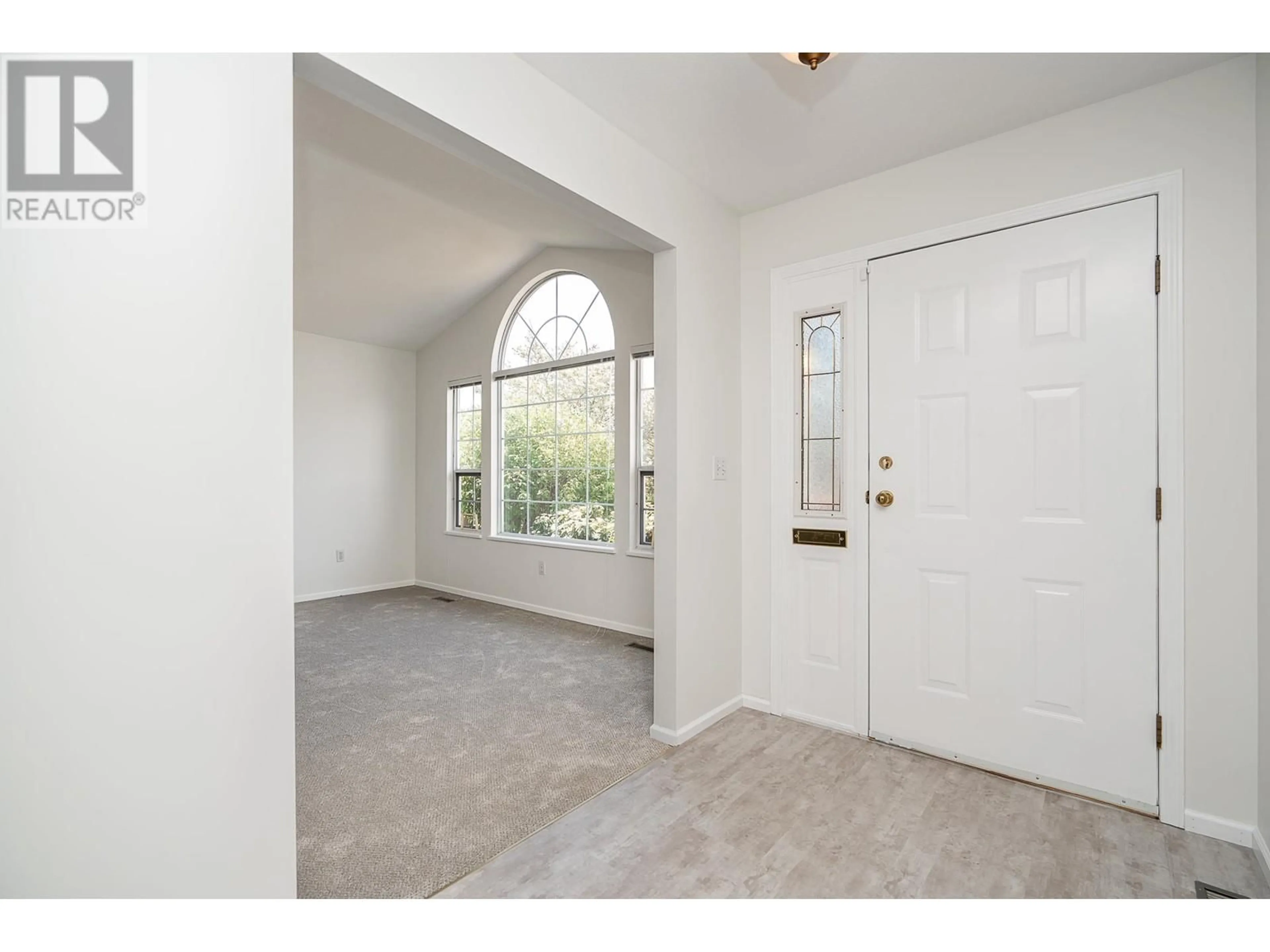 Indoor entryway for 12320 206 STREET, Maple Ridge British Columbia V2X0M6