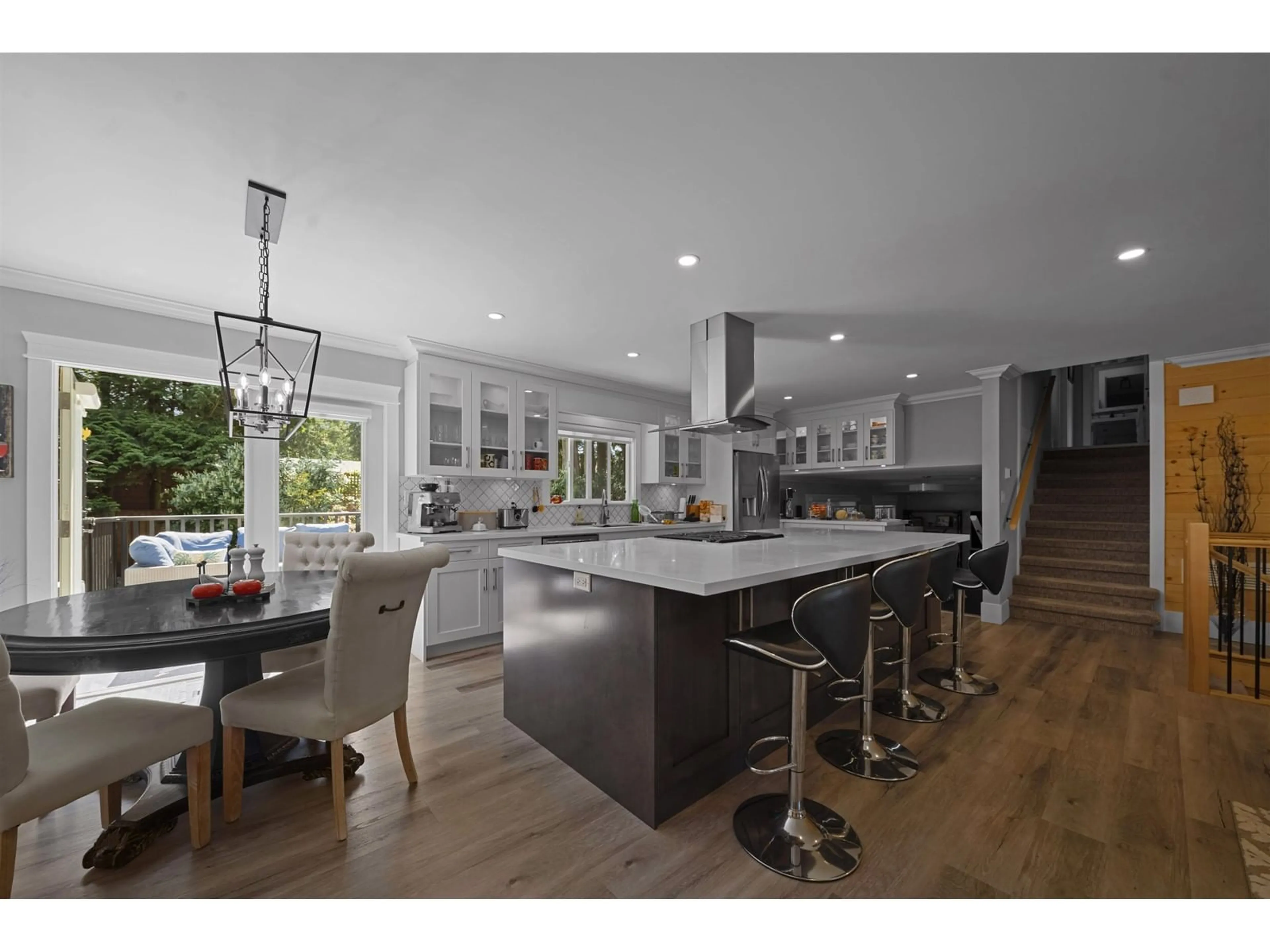Open concept kitchen, unknown for 20240 44A, Langley British Columbia V3A6N3