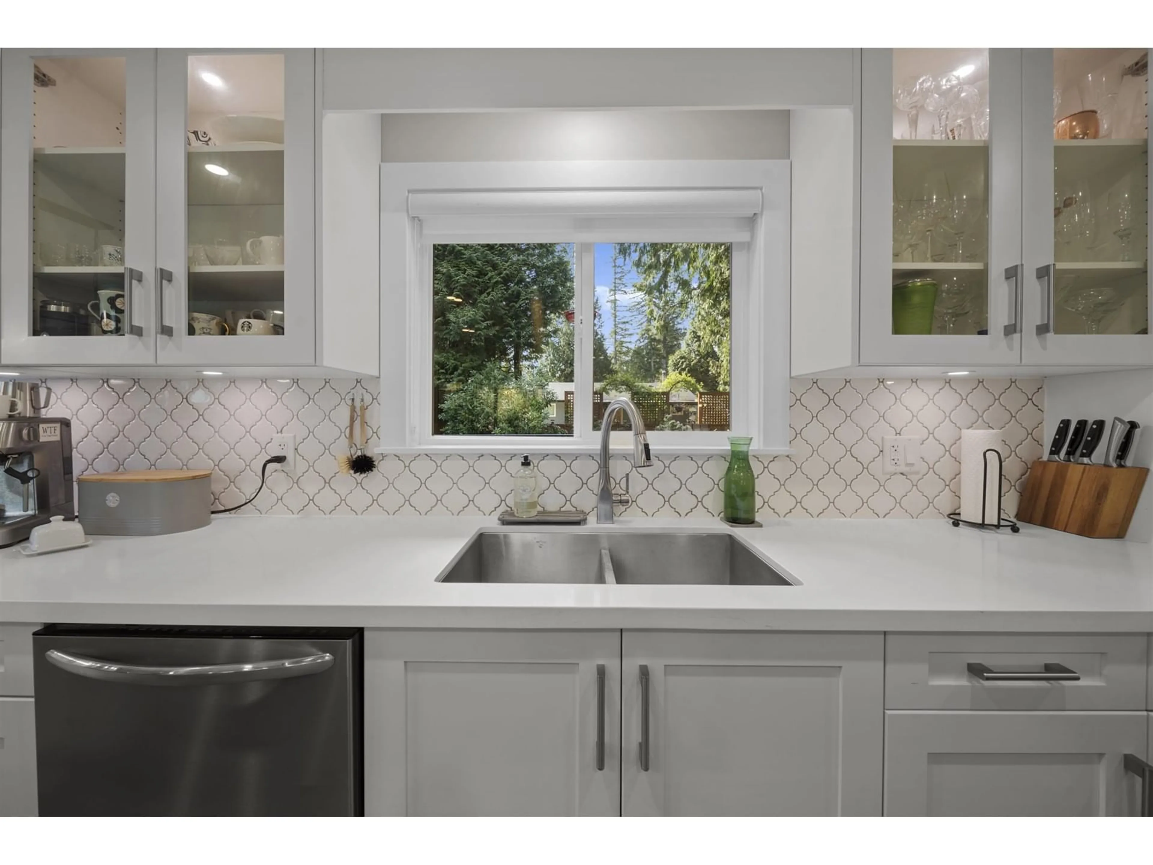 Contemporary kitchen, ceramic/tile floor for 20240 44A, Langley British Columbia V3A6N3