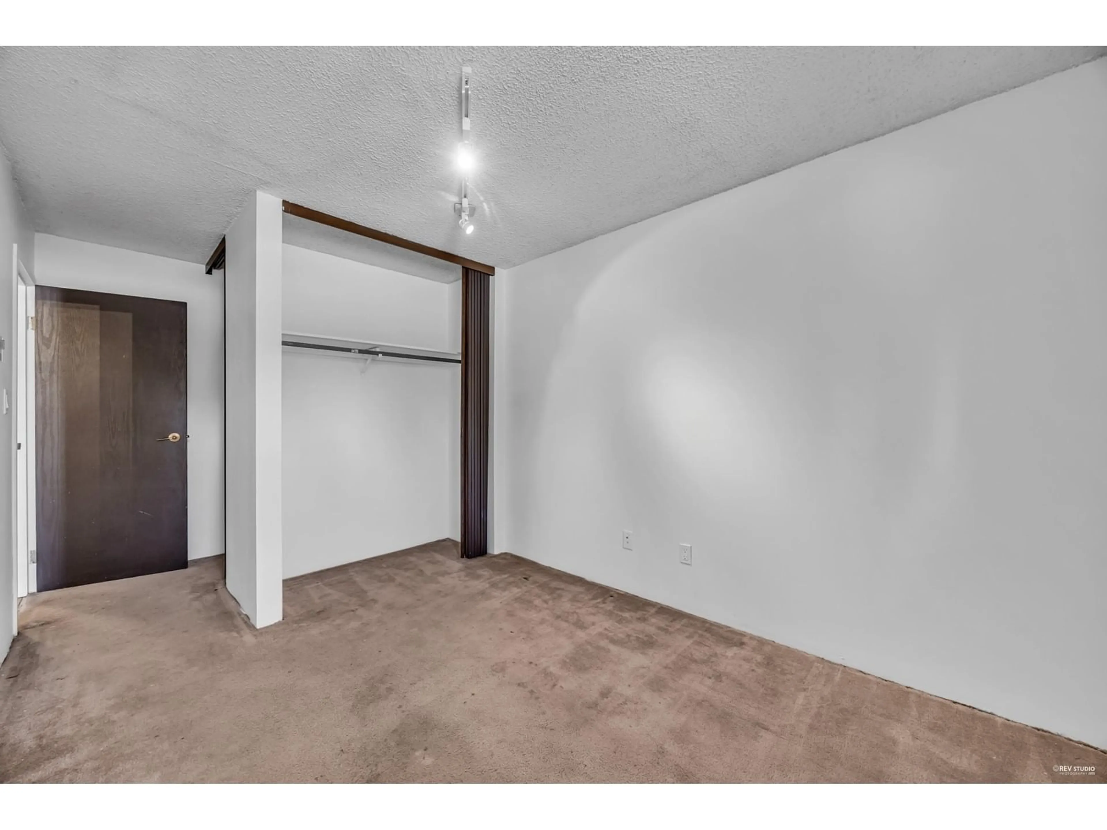 A pic of a room for 10580 HOLLY PARK, Surrey British Columbia V3R6X9
