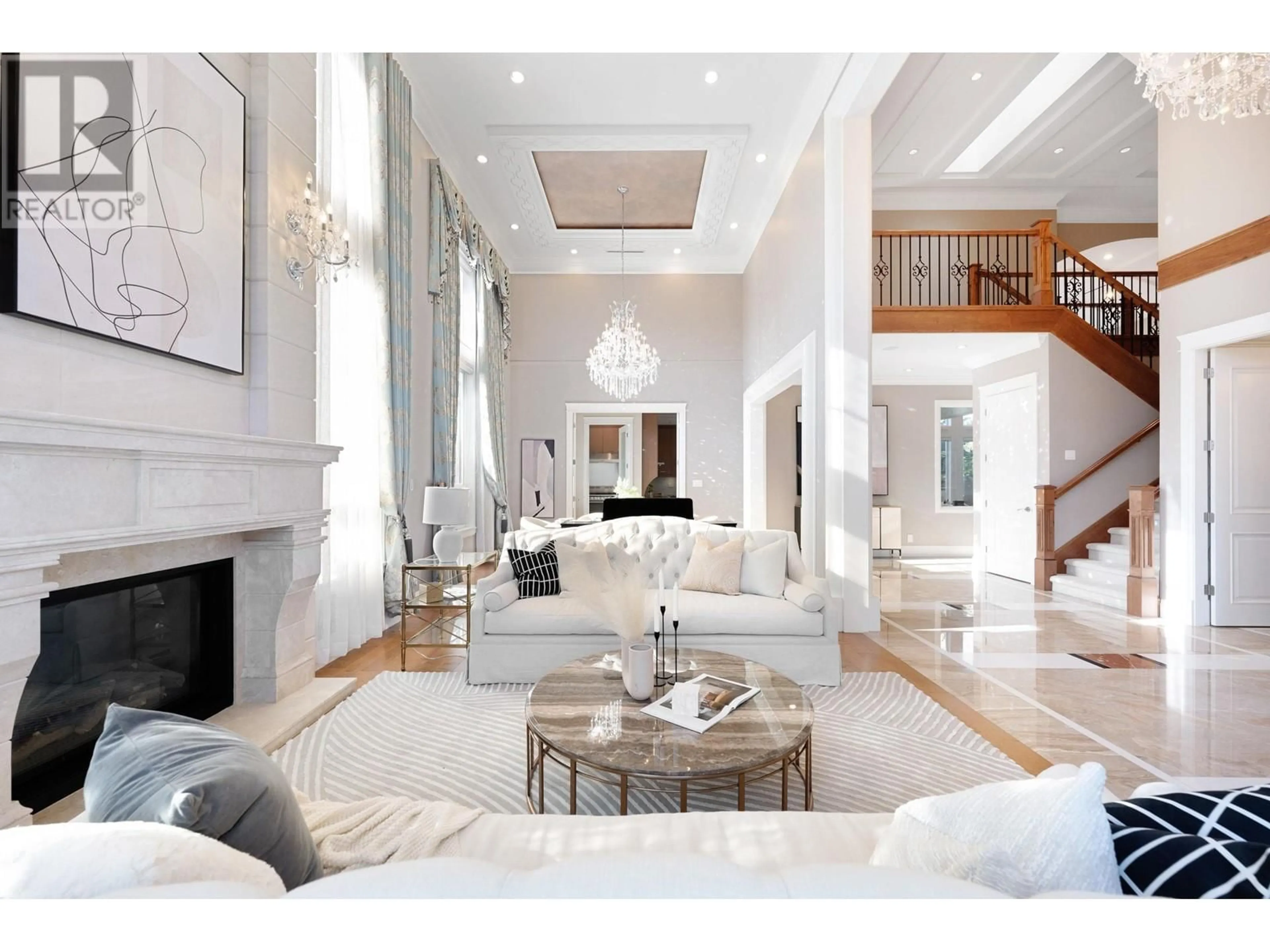 Indoor foyer for 7471 BROADMOOR BOULEVARD, Richmond British Columbia V7A1A8