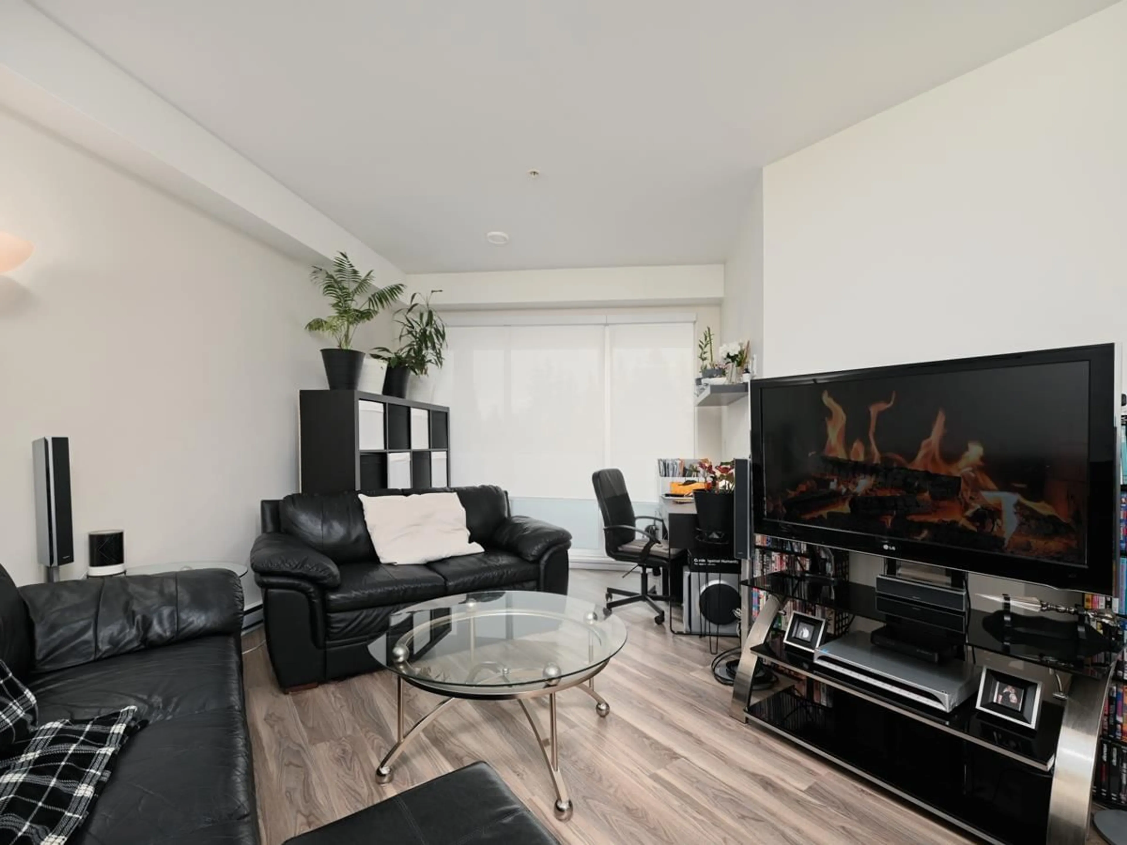 Living room with furniture, unknown for 203 - 20356 72B, Langley British Columbia V2Y4J9