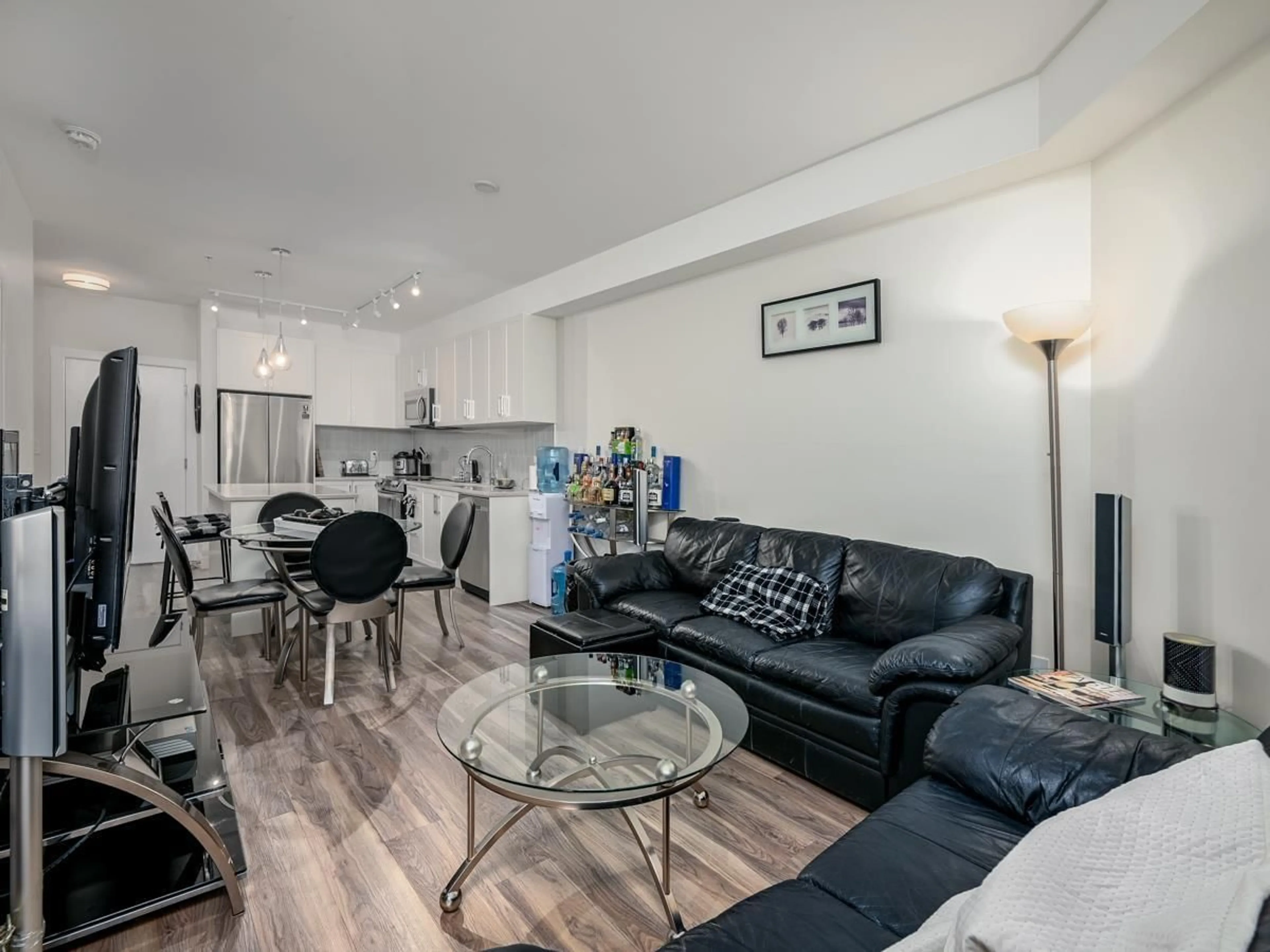 Living room with furniture, unknown for 203 - 20356 72B, Langley British Columbia V2Y4J9