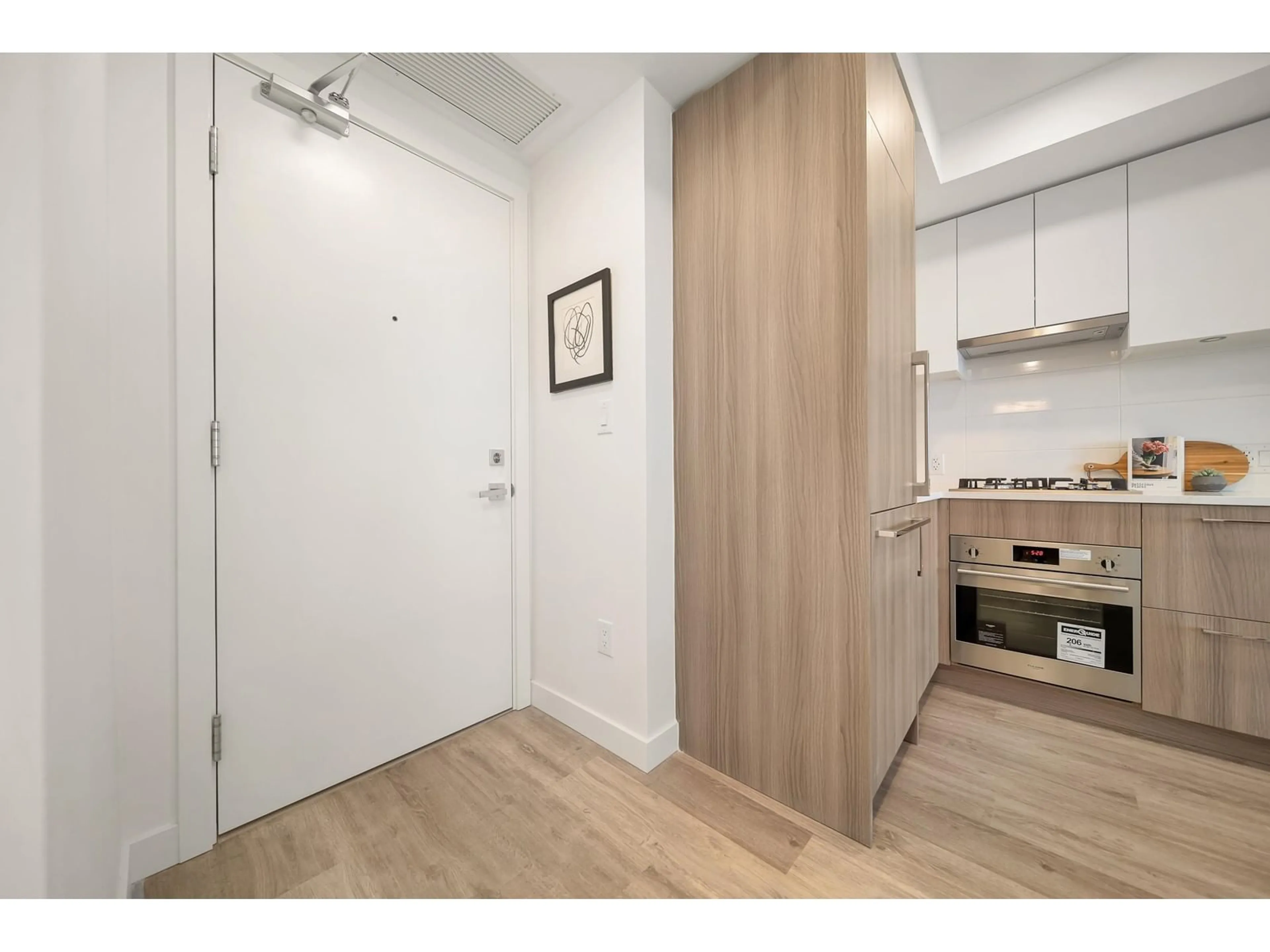Indoor entryway for 1808 - 9675 KING GEORGE, Surrey British Columbia V3T2V3