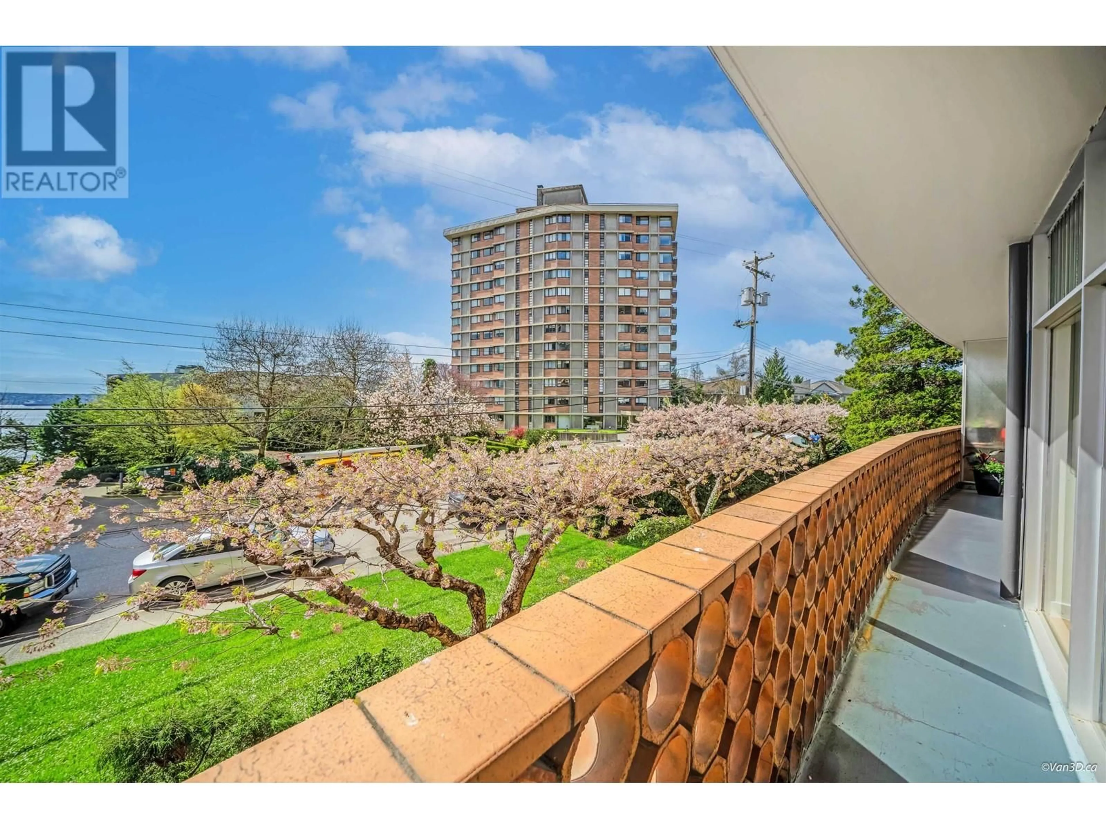 Patio, water/lake/river/ocean view for 104 - 2135 ARGYLE AVENUE, West Vancouver British Columbia V7V1A5