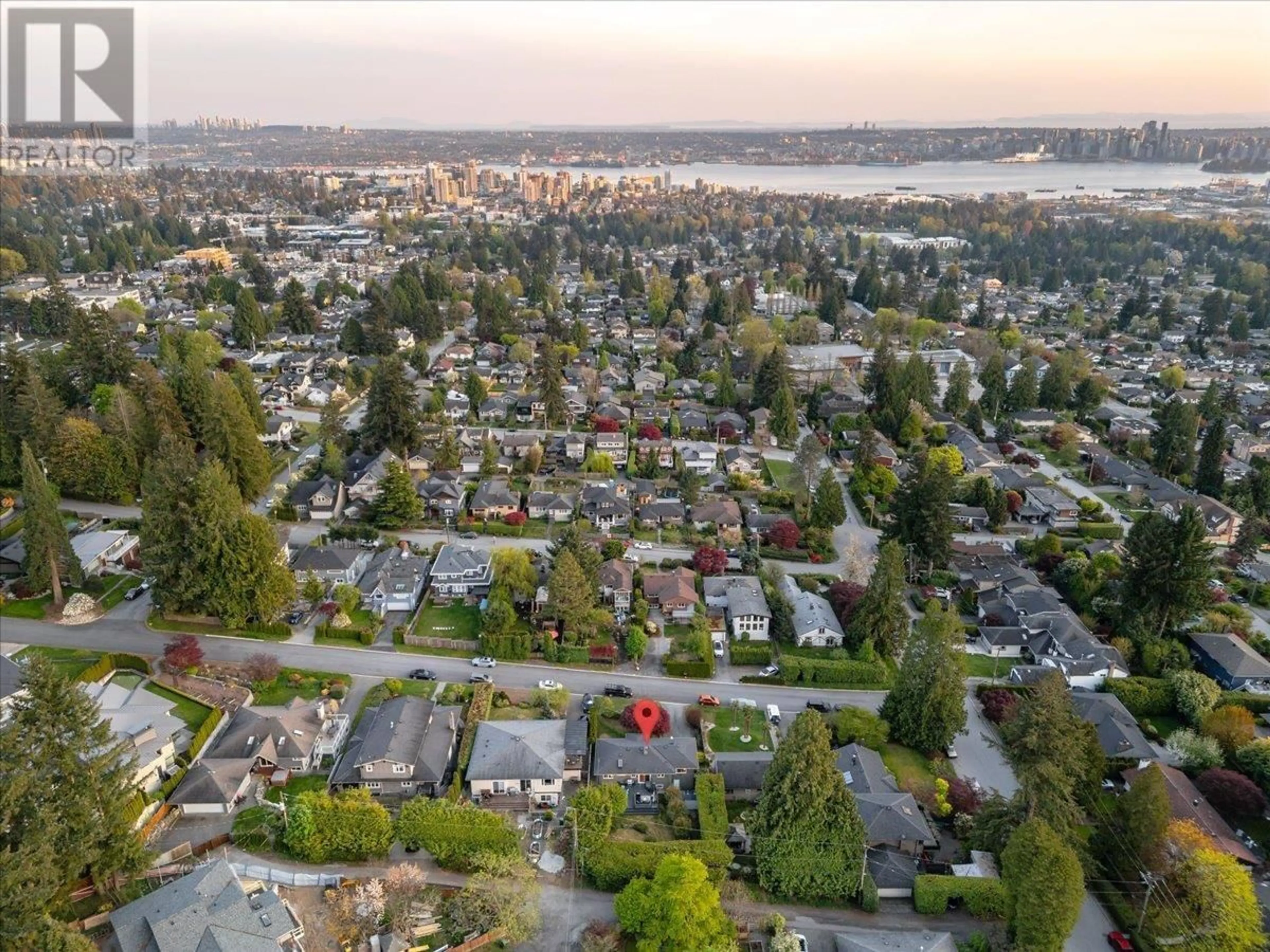 A pic from outside/outdoor area/front of a property/back of a property/a pic from drone, unknown for 268 HOLYROOD ROAD, North Vancouver British Columbia V7N2R5