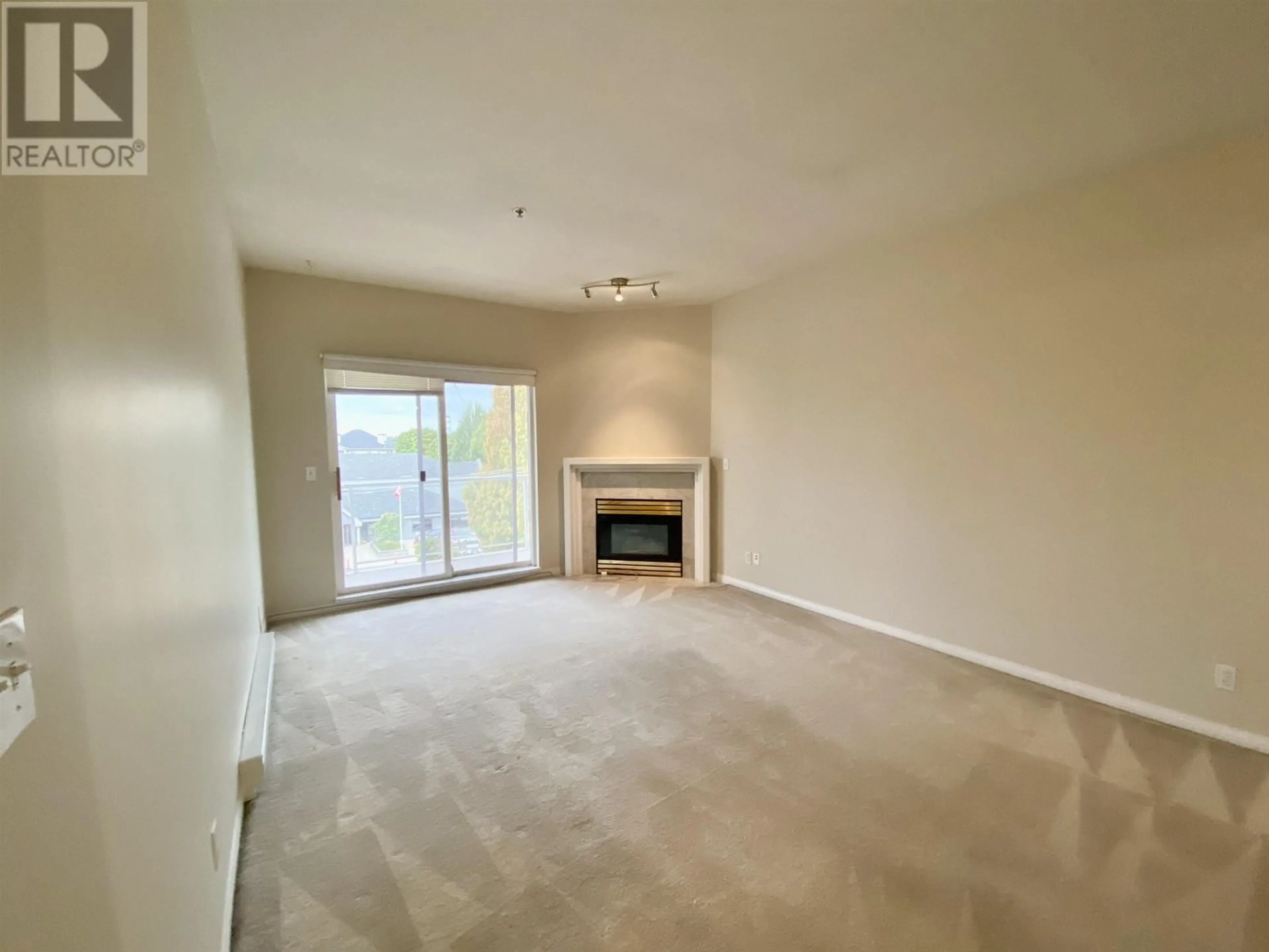 A pic of a room for 409 - 4768 53RD STREET, Delta British Columbia V4K2Z1