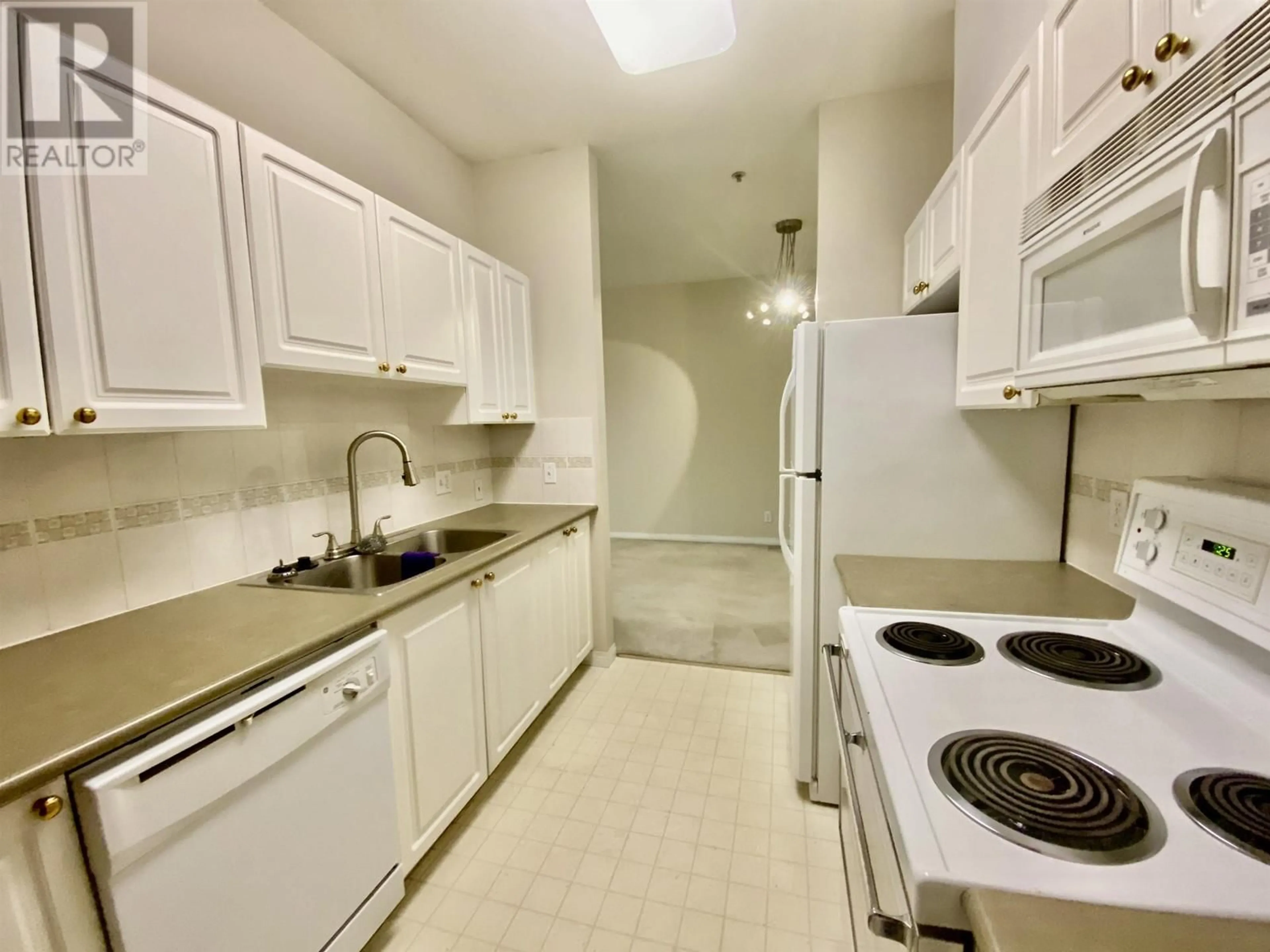 Standard kitchen, unknown for 409 - 4768 53RD STREET, Delta British Columbia V4K2Z1