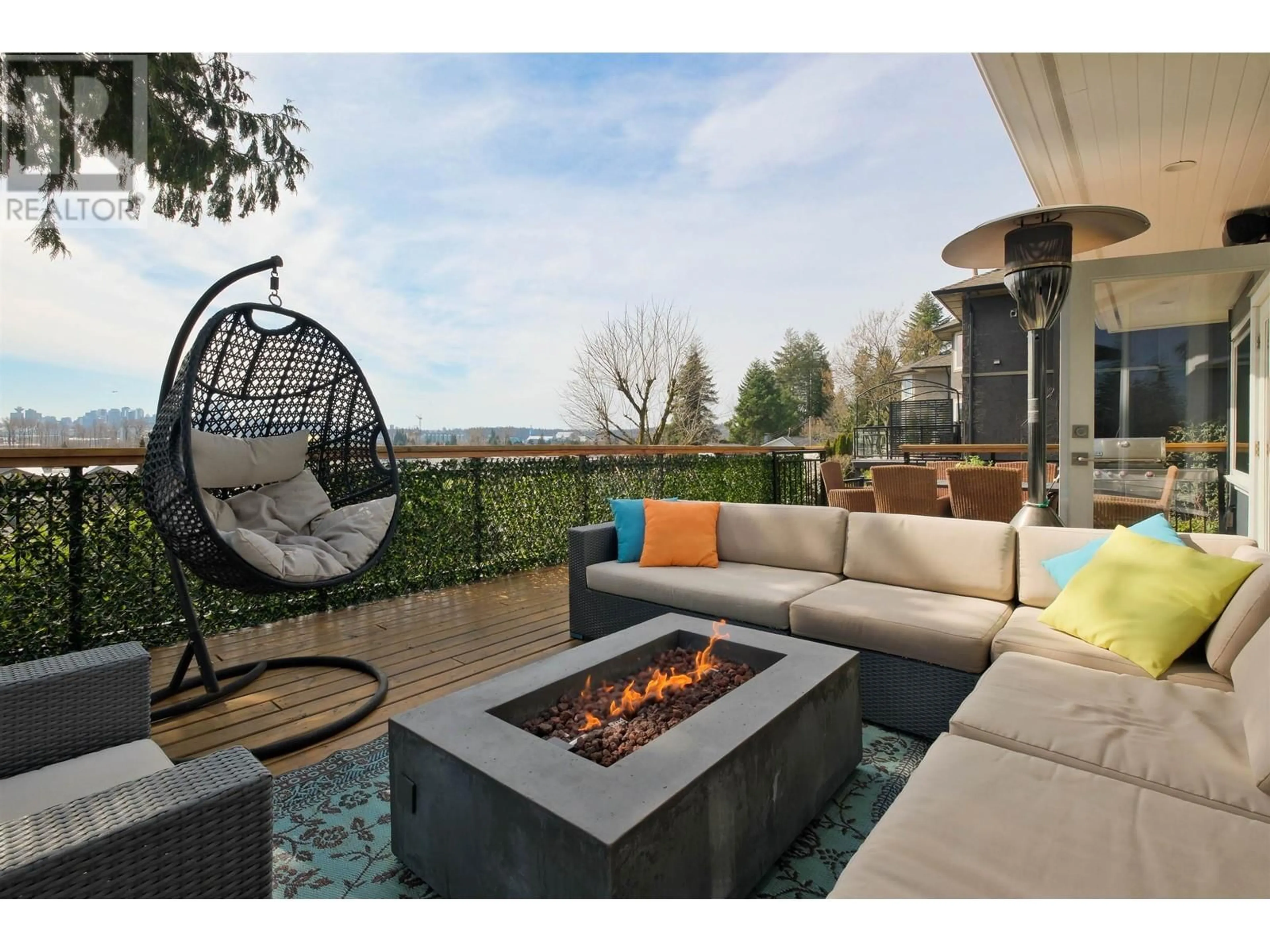 Patio, water/lake/river/ocean view for 1095 KEITH ROAD, North Vancouver British Columbia V7P1Y6