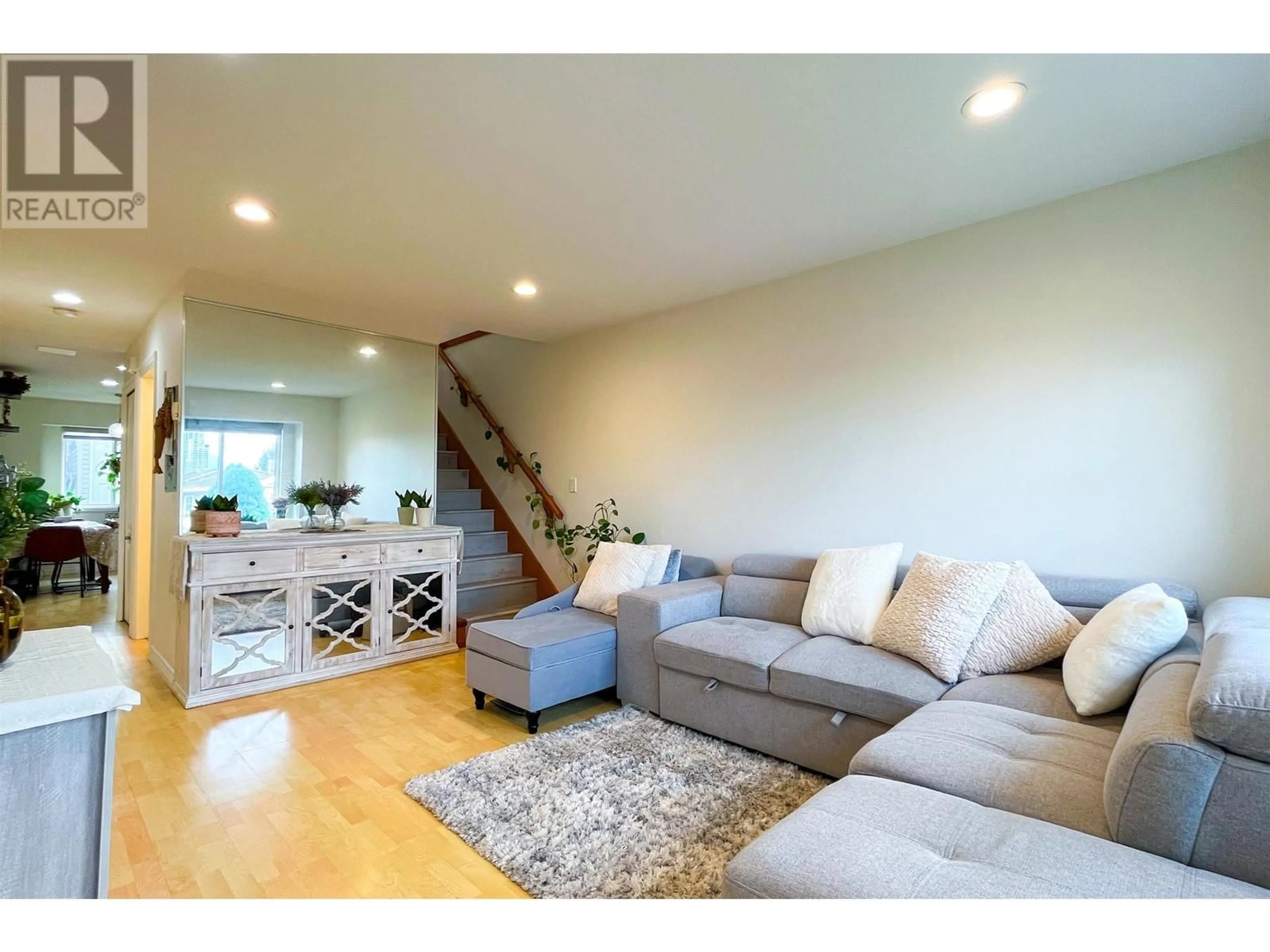 Living room with furniture, unknown for 5422 NORFOLK STREET, Burnaby British Columbia V5G1G2