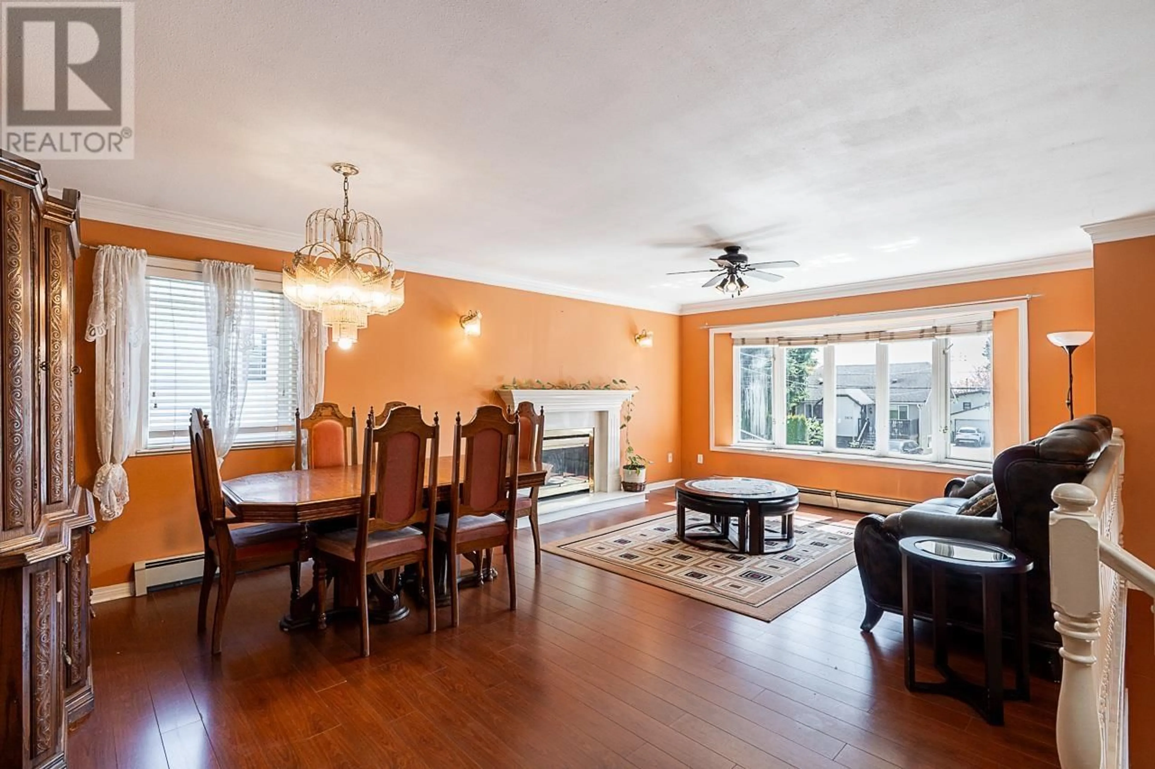 Dining room, wood/laminate floor for 7865 16TH AVENUE, Burnaby British Columbia V3N1R2