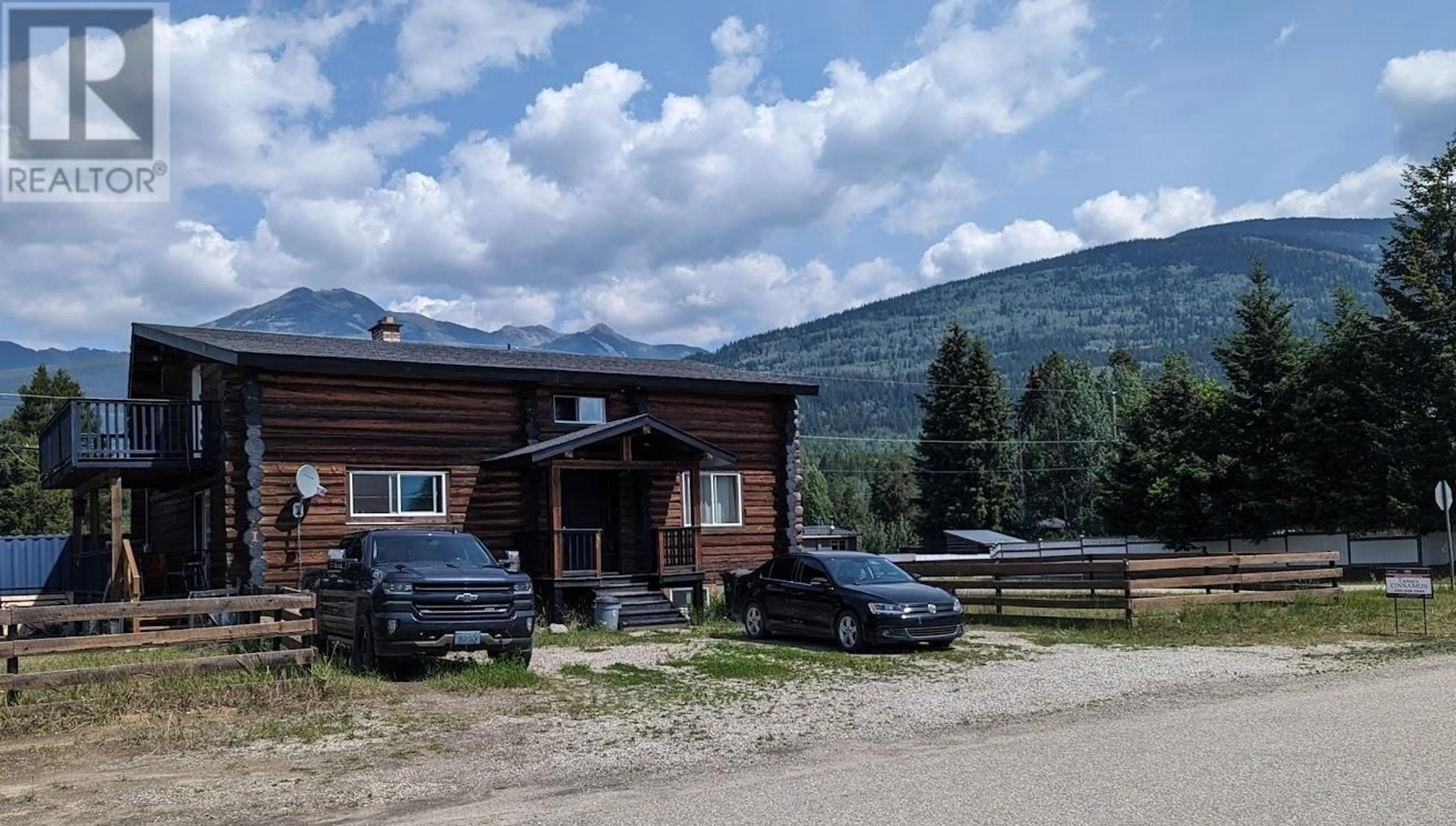 A pic from outside/outdoor area/front of a property/back of a property/a pic from drone, mountain view for 1100 7TH AVENUE, Valemount British Columbia V0E2Z0