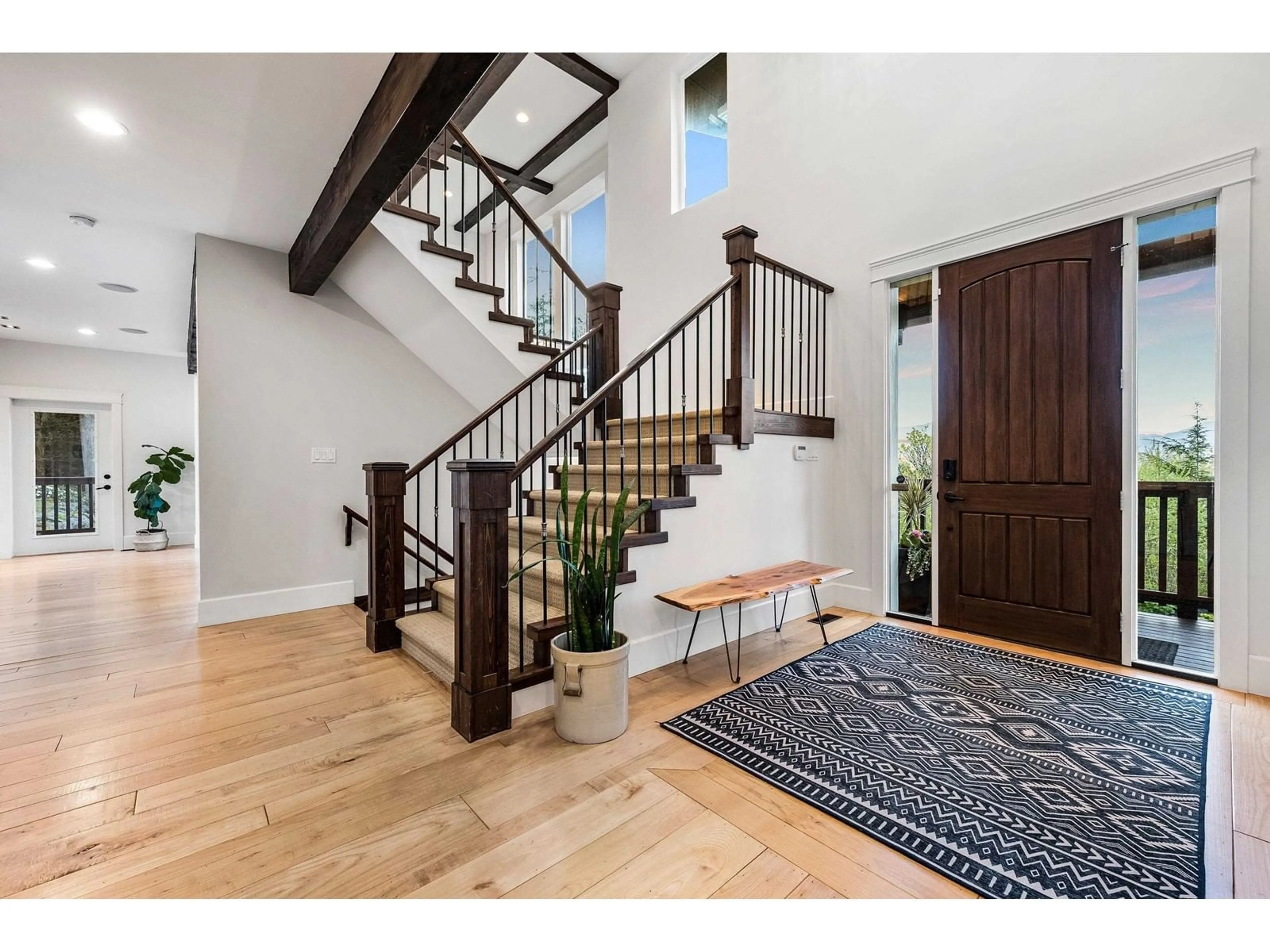Indoor entryway for 6027 DUNKERLEY, Abbotsford British Columbia V3G2L3