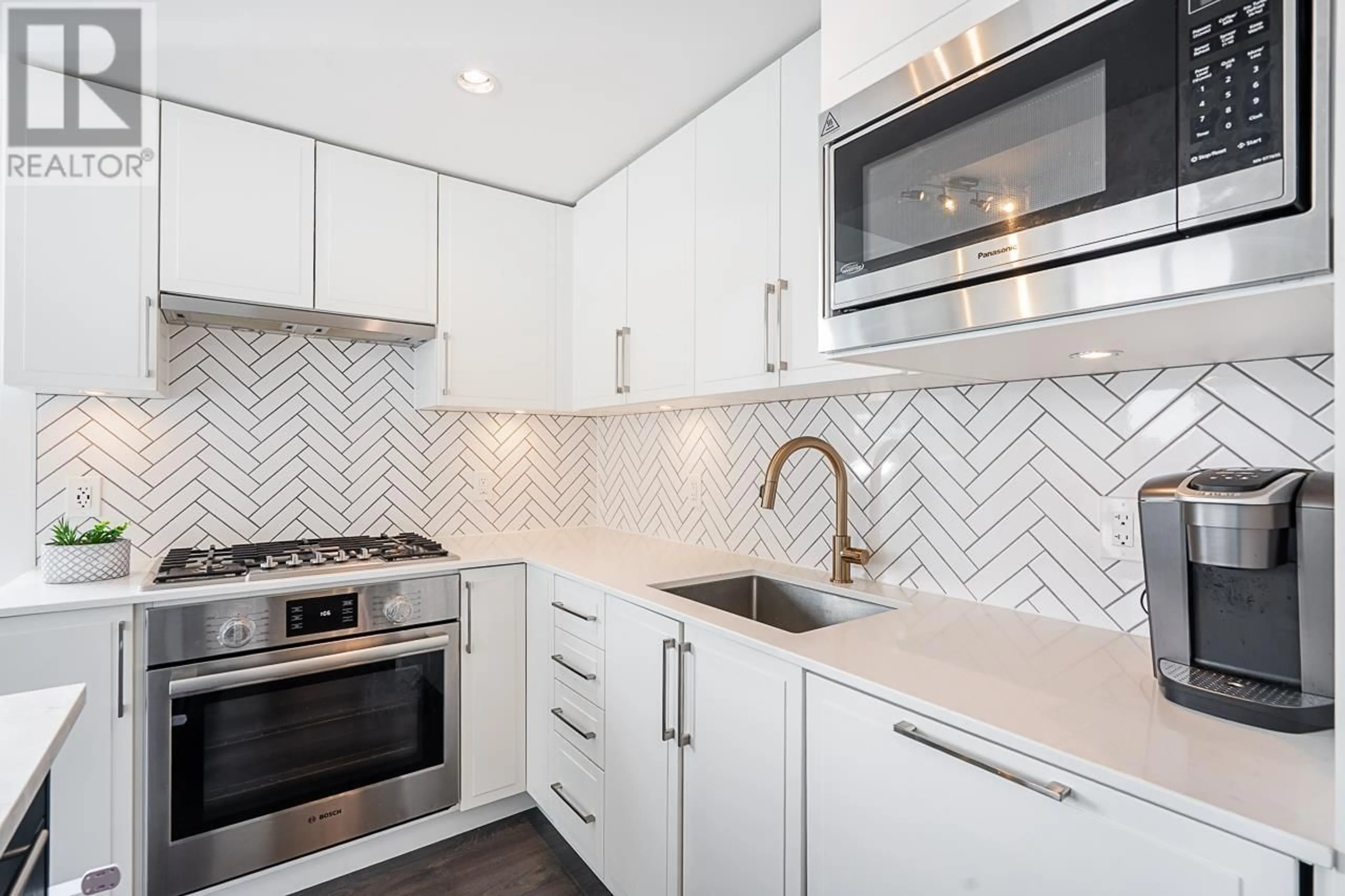 Unknown for 403 - 2435 KINGSWAY, Vancouver British Columbia V5R5G8