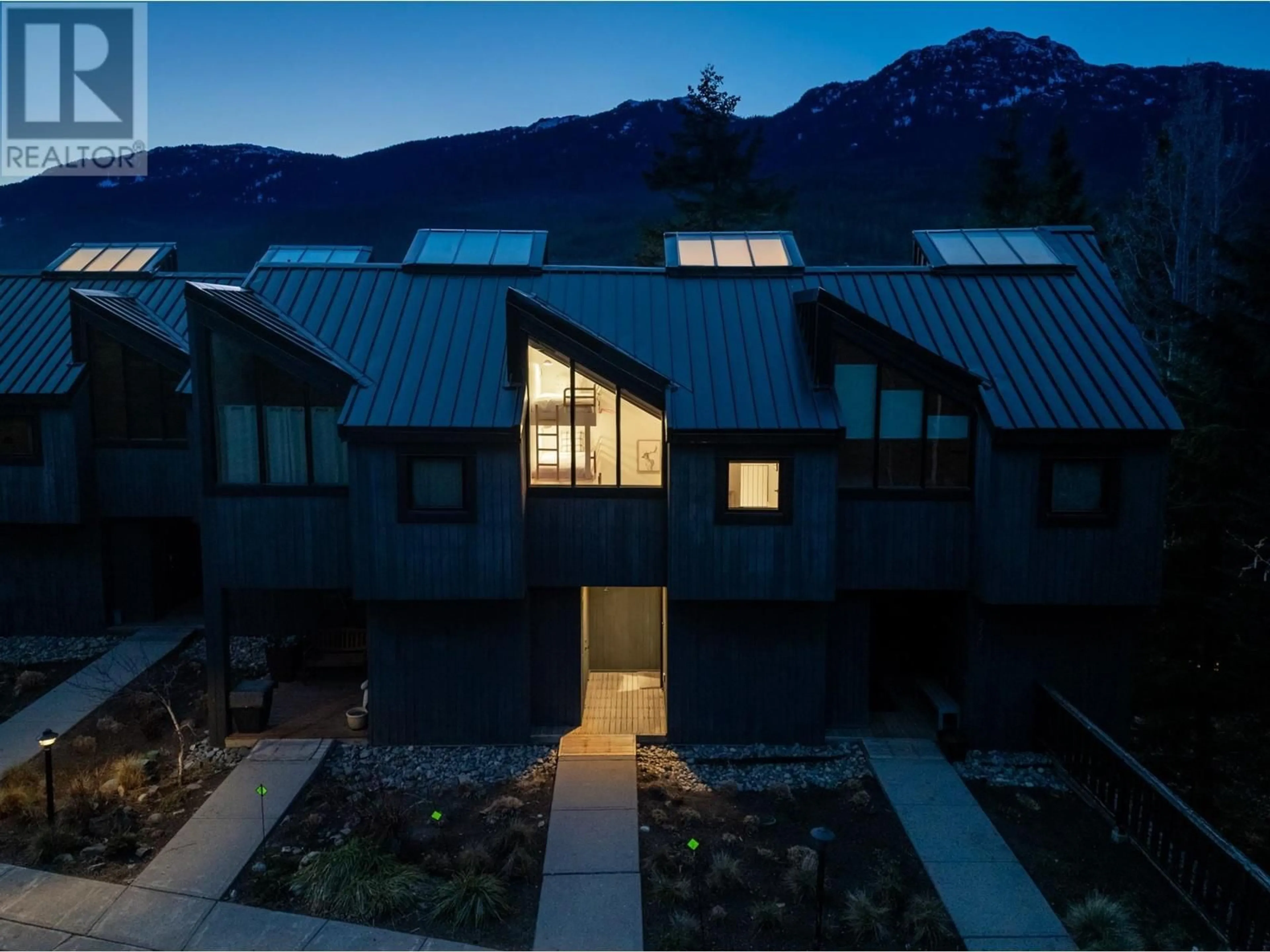 Home with vinyl exterior material, mountain view for 2 - 2221 GONDOLA WAY, Whistler British Columbia V8E0M8