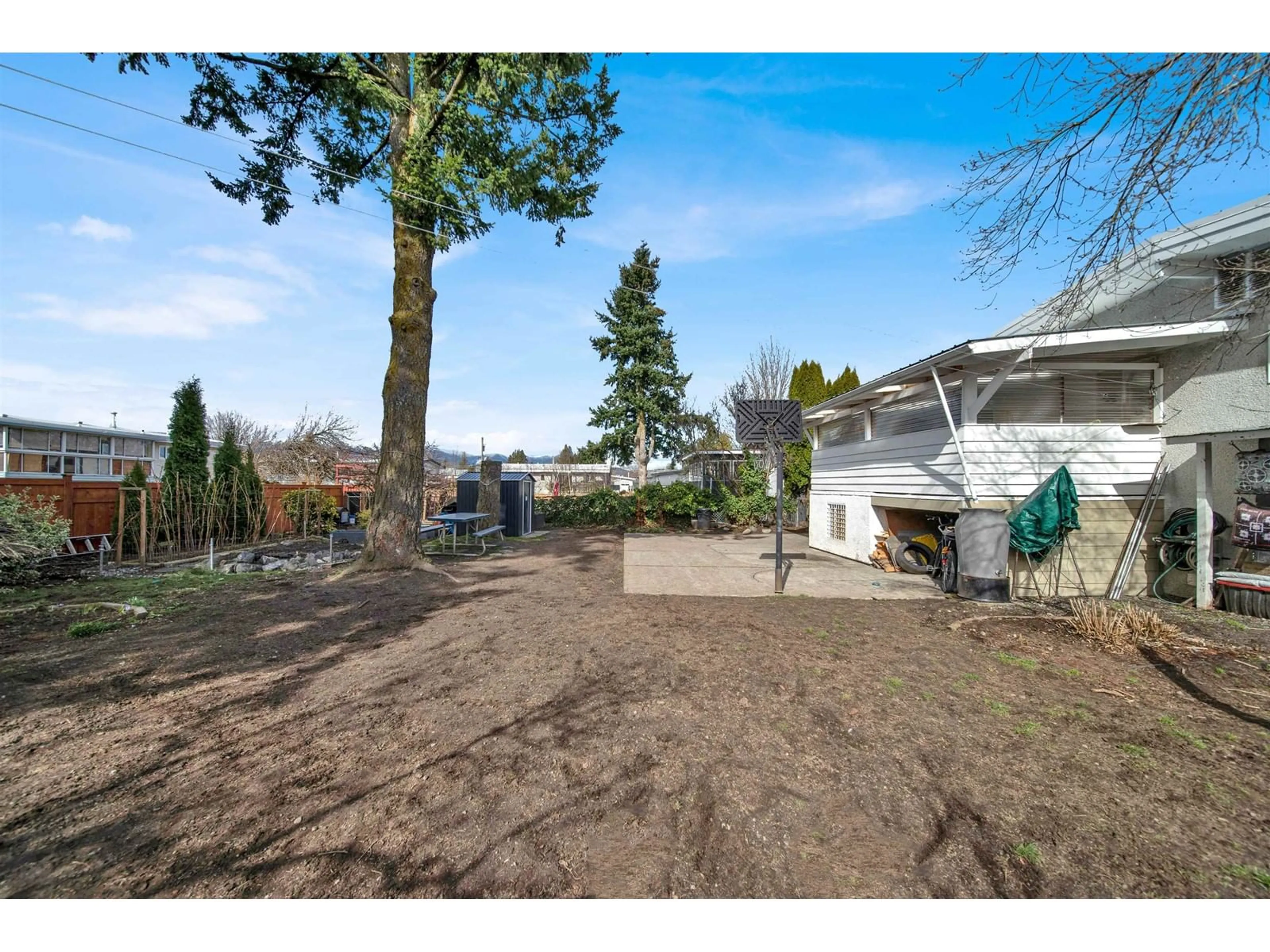 A pic from outside/outdoor area/front of a property/back of a property/a pic from drone, street for 6317 REID ROAD, Chilliwack British Columbia V2R2M4