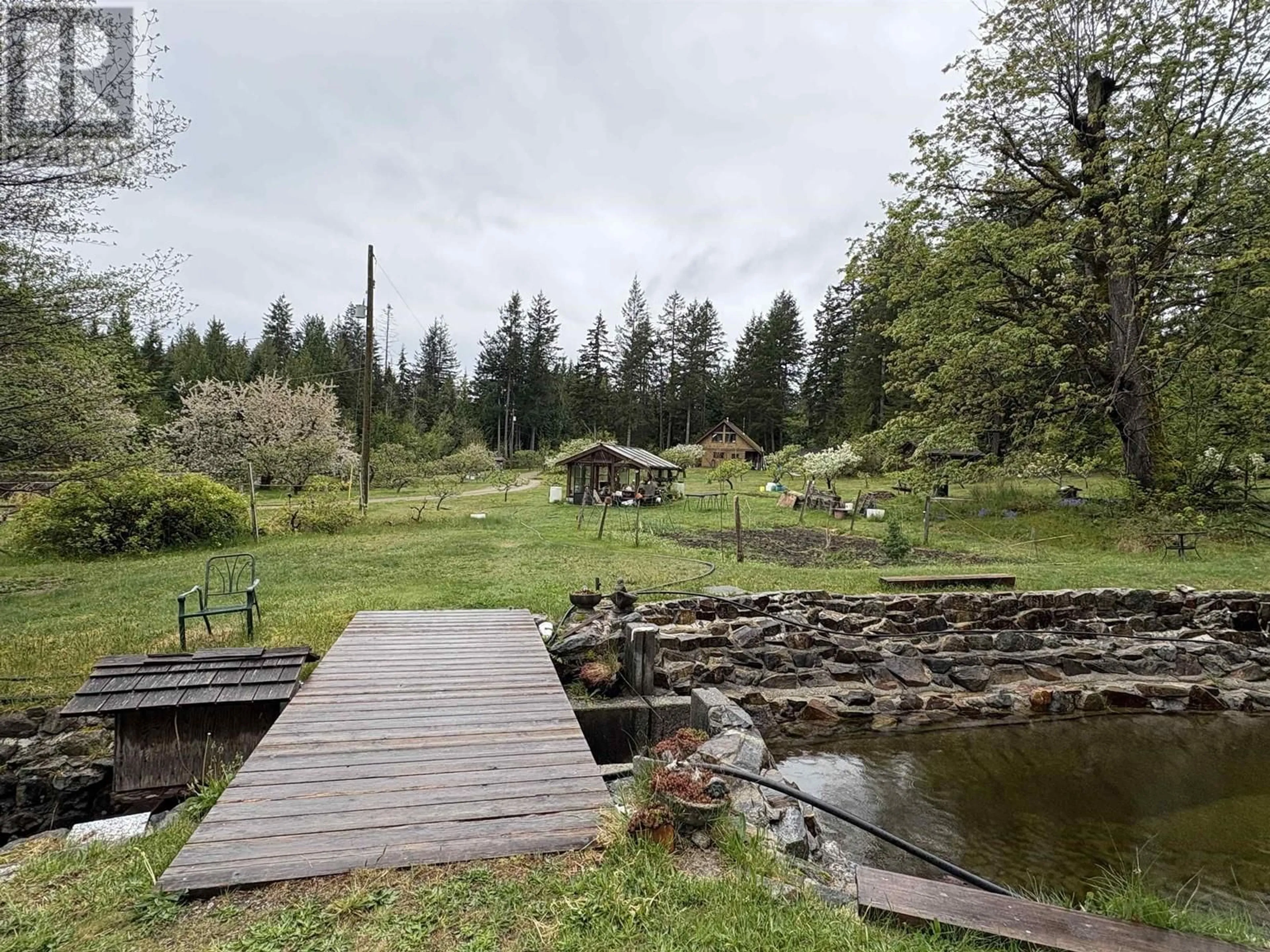 Patio, water/lake/river/ocean view for 5768 SUTHERLAND ROAD, Halfmoon Bay British Columbia V7Z1G9