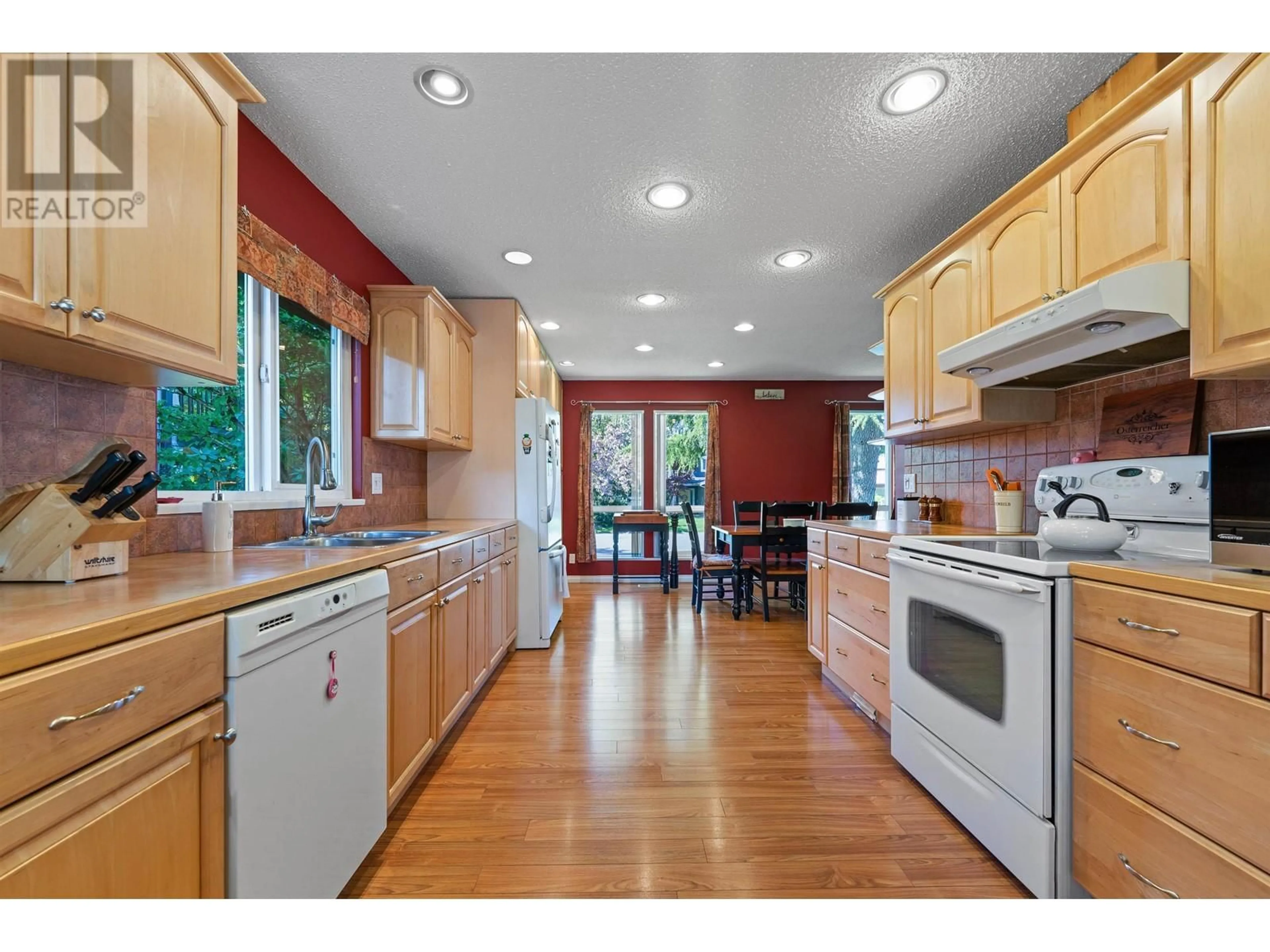 Open concept kitchen, unknown for 4614 54 STREET, Ladner British Columbia V4K3V2