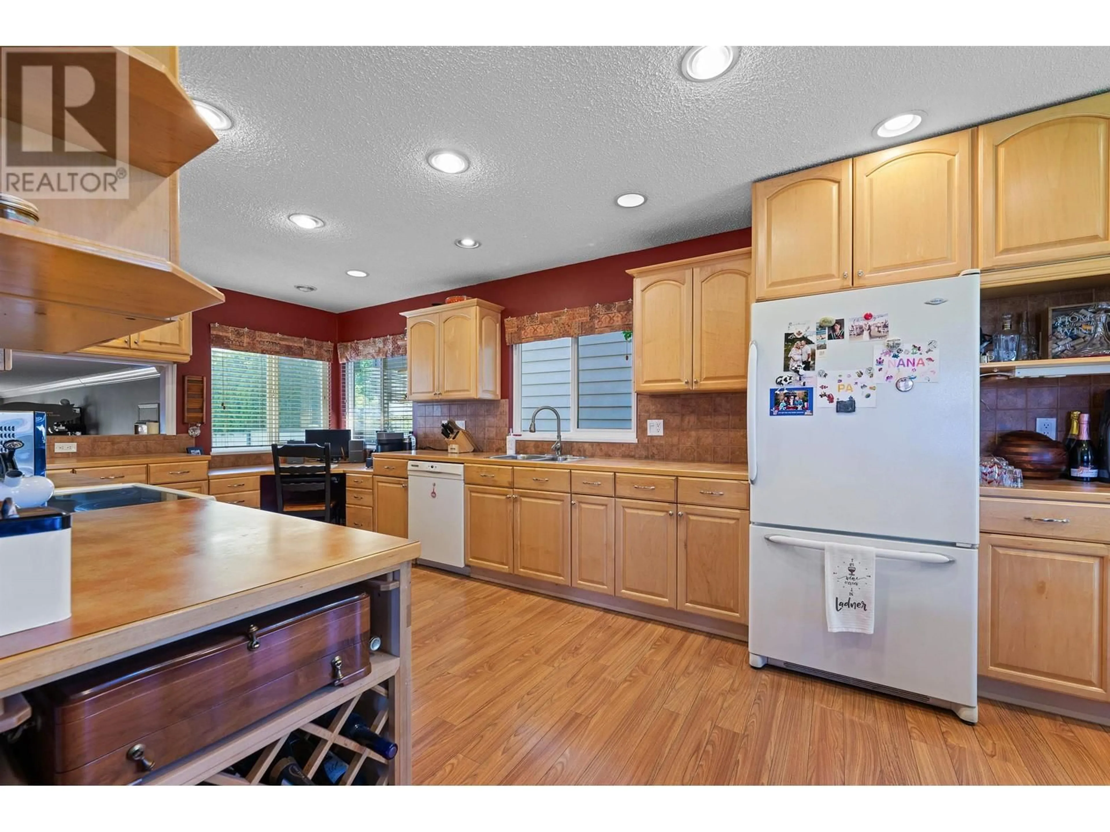 Open concept kitchen, unknown for 4614 54 STREET, Ladner British Columbia V4K3V2