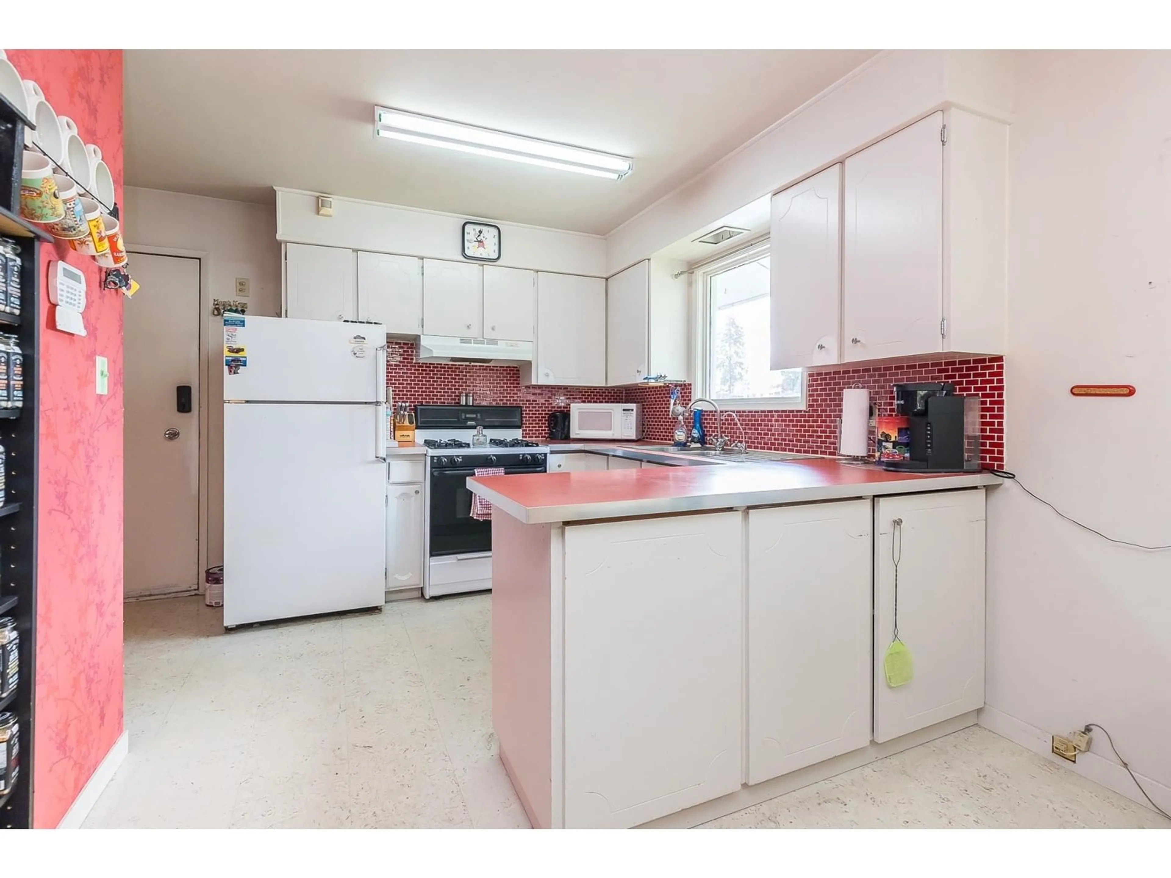 Standard kitchen, unknown for 33513 WESTBURY, Abbotsford British Columbia V2S1C6