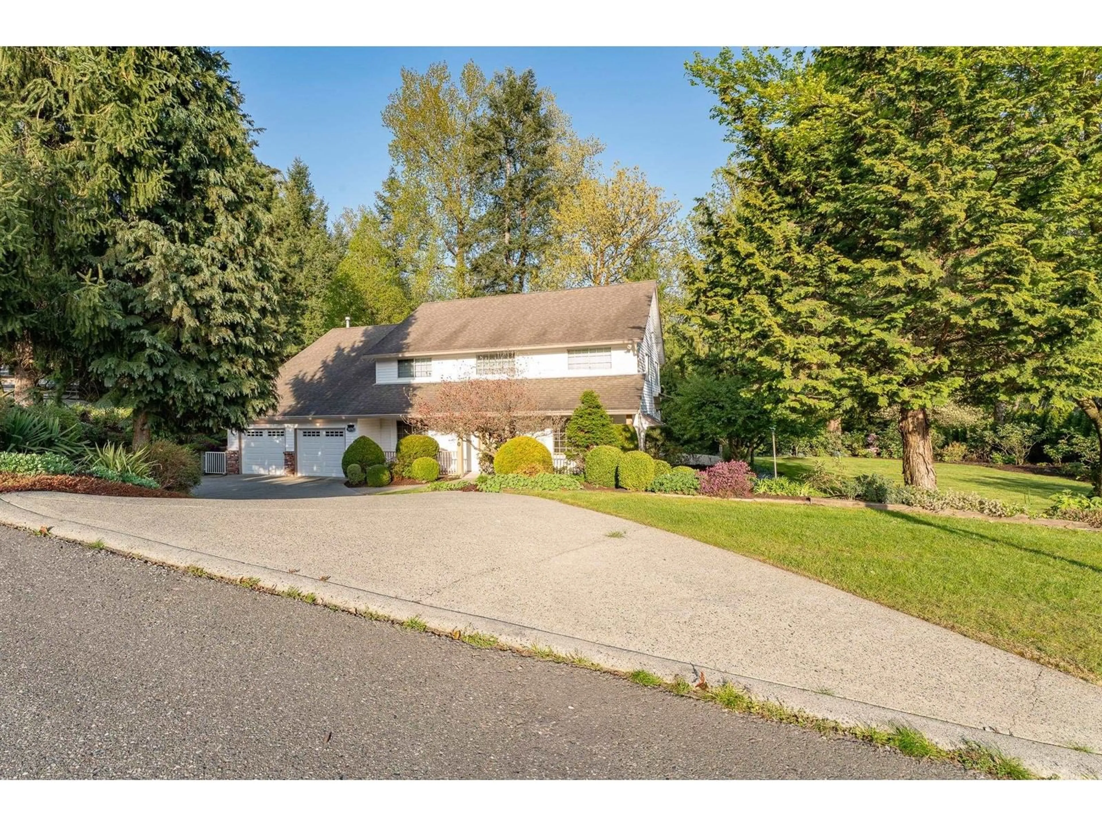 A pic from outside/outdoor area/front of a property/back of a property/a pic from drone, street for 5070 242, Langley British Columbia V2Z2M9
