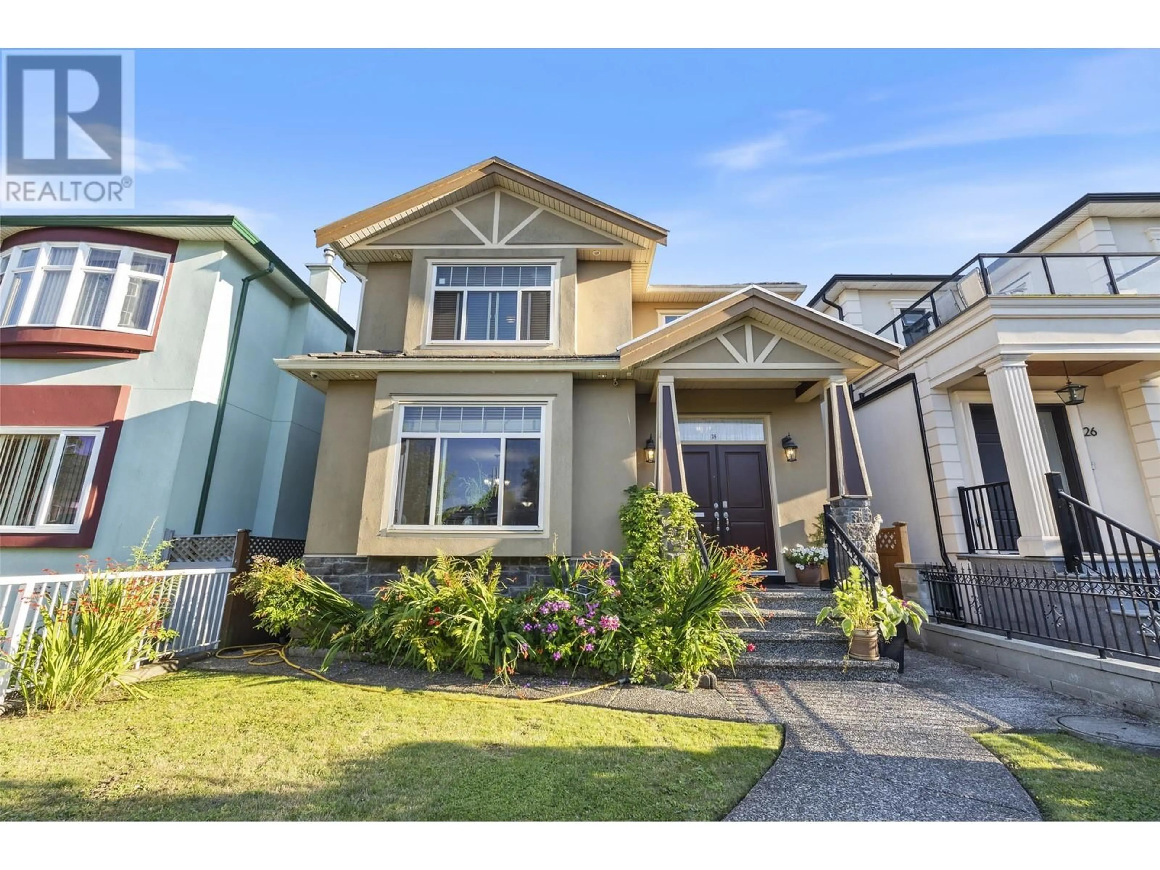 Home with vinyl exterior material, street for 36 54TH AVENUE, Vancouver British Columbia V5X1K5
