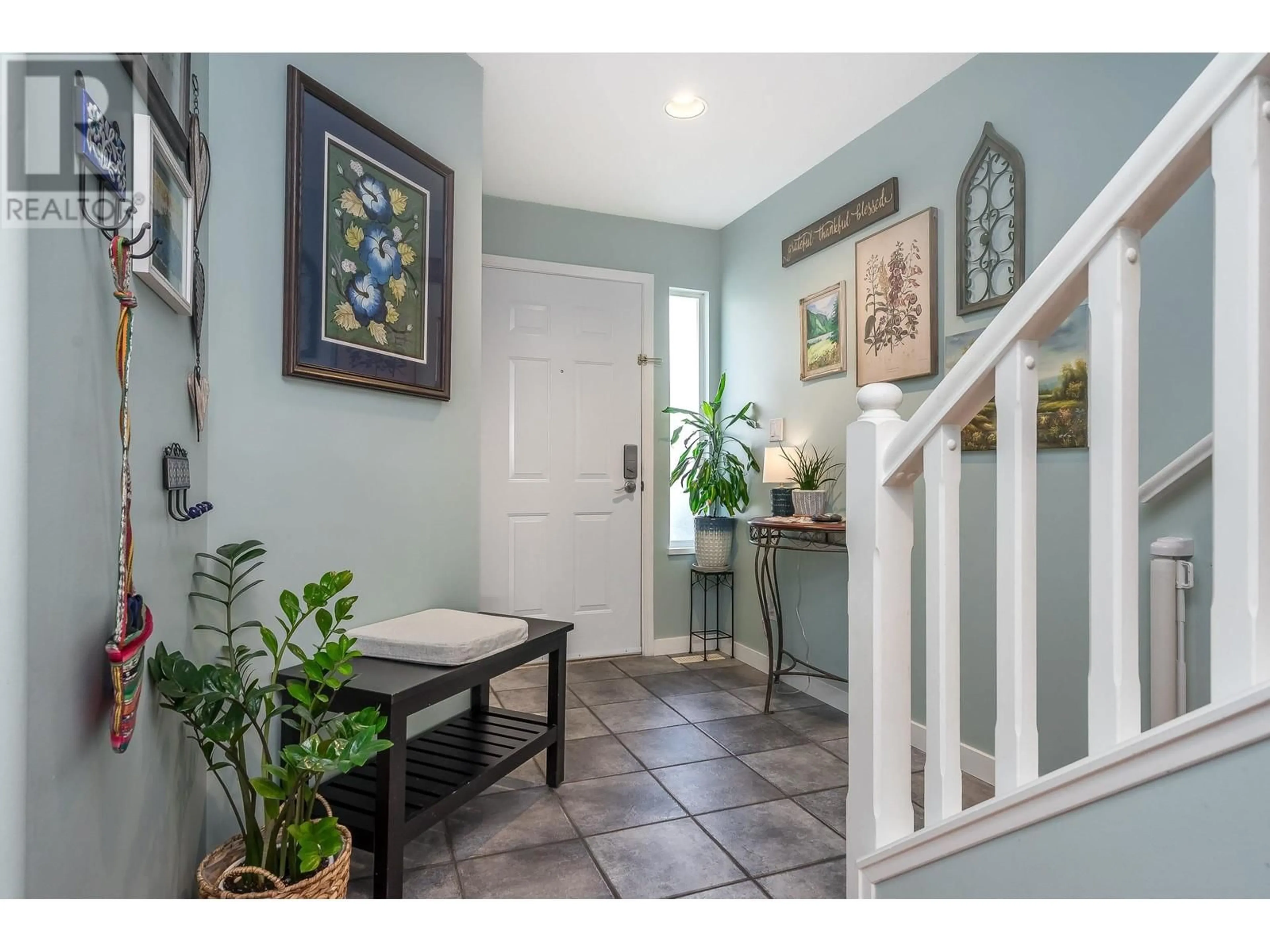 Indoor entryway for 16 - 1370 RIVERWOOD GATE, Port Coquitlam British Columbia V3B7V7