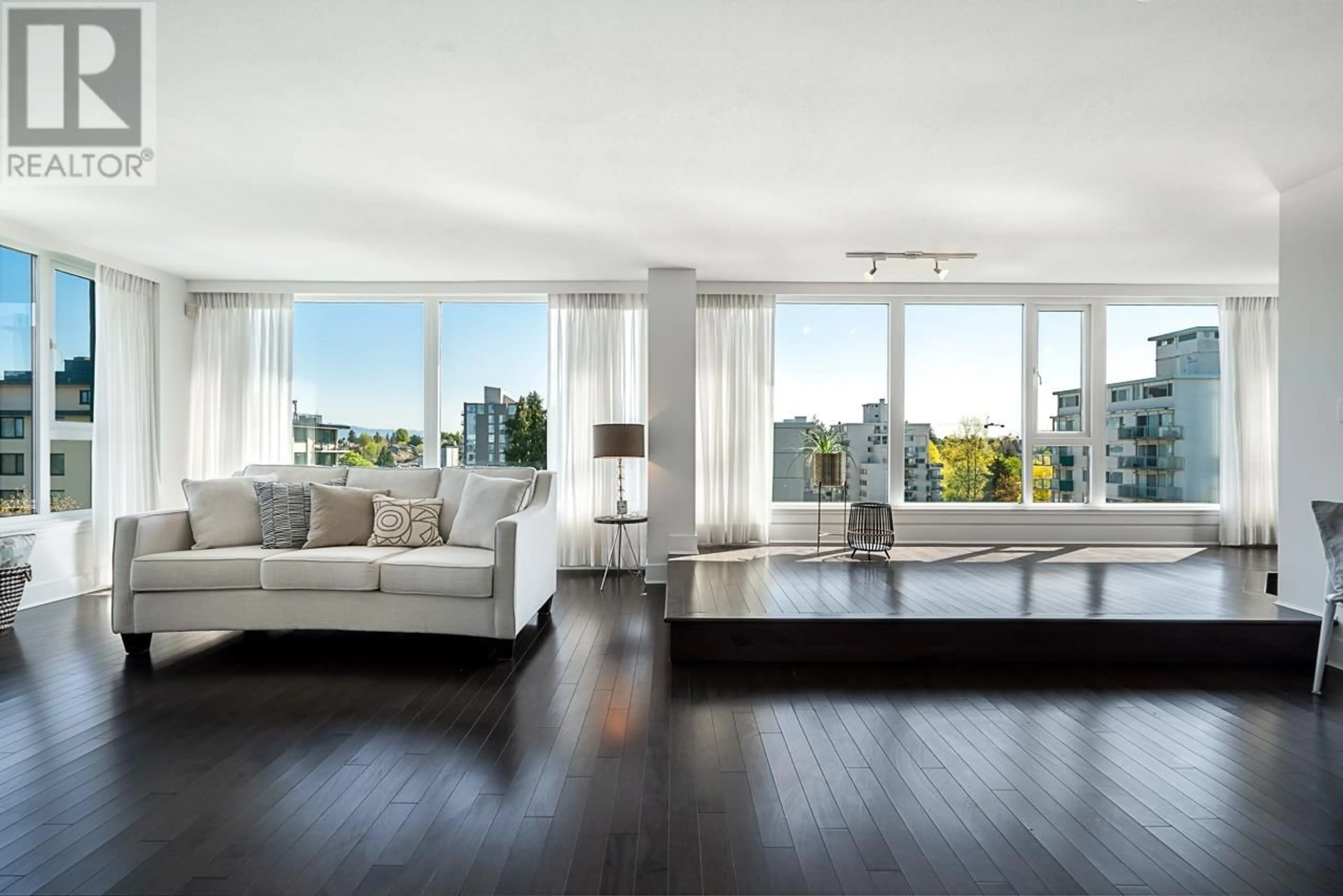 Living room with furniture, unknown for 903 - 5425 YEW STREET, Vancouver British Columbia V6M3X7
