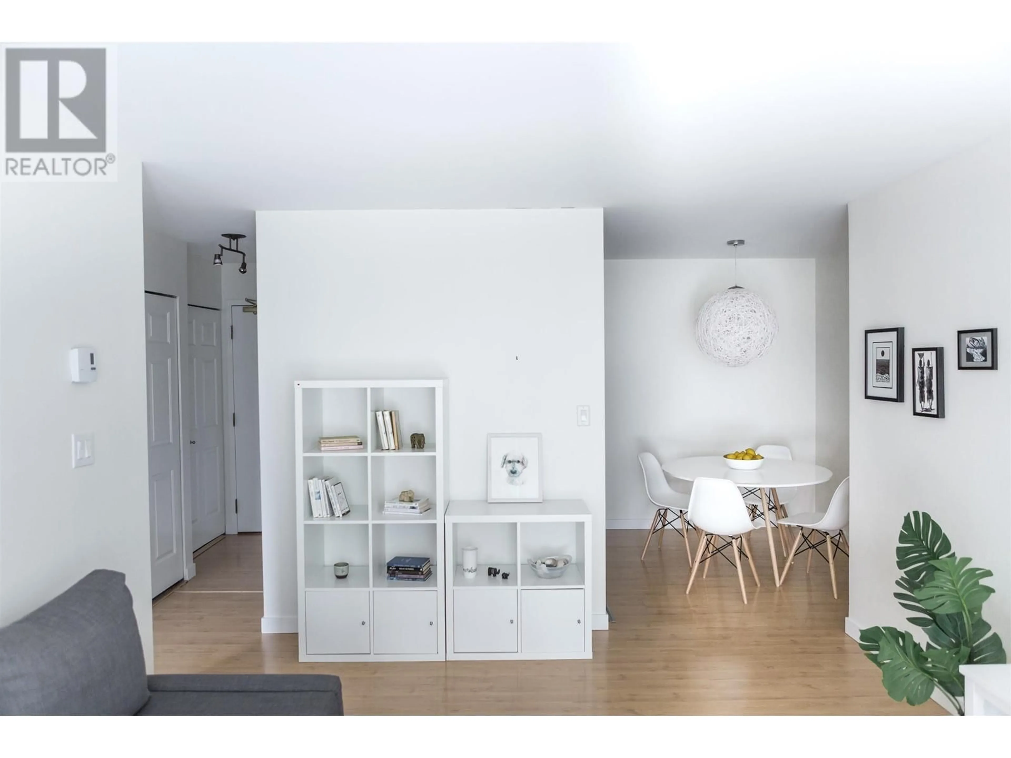A pic of a room for 306 - 458 43RD AVENUE, Vancouver British Columbia V5W1T4