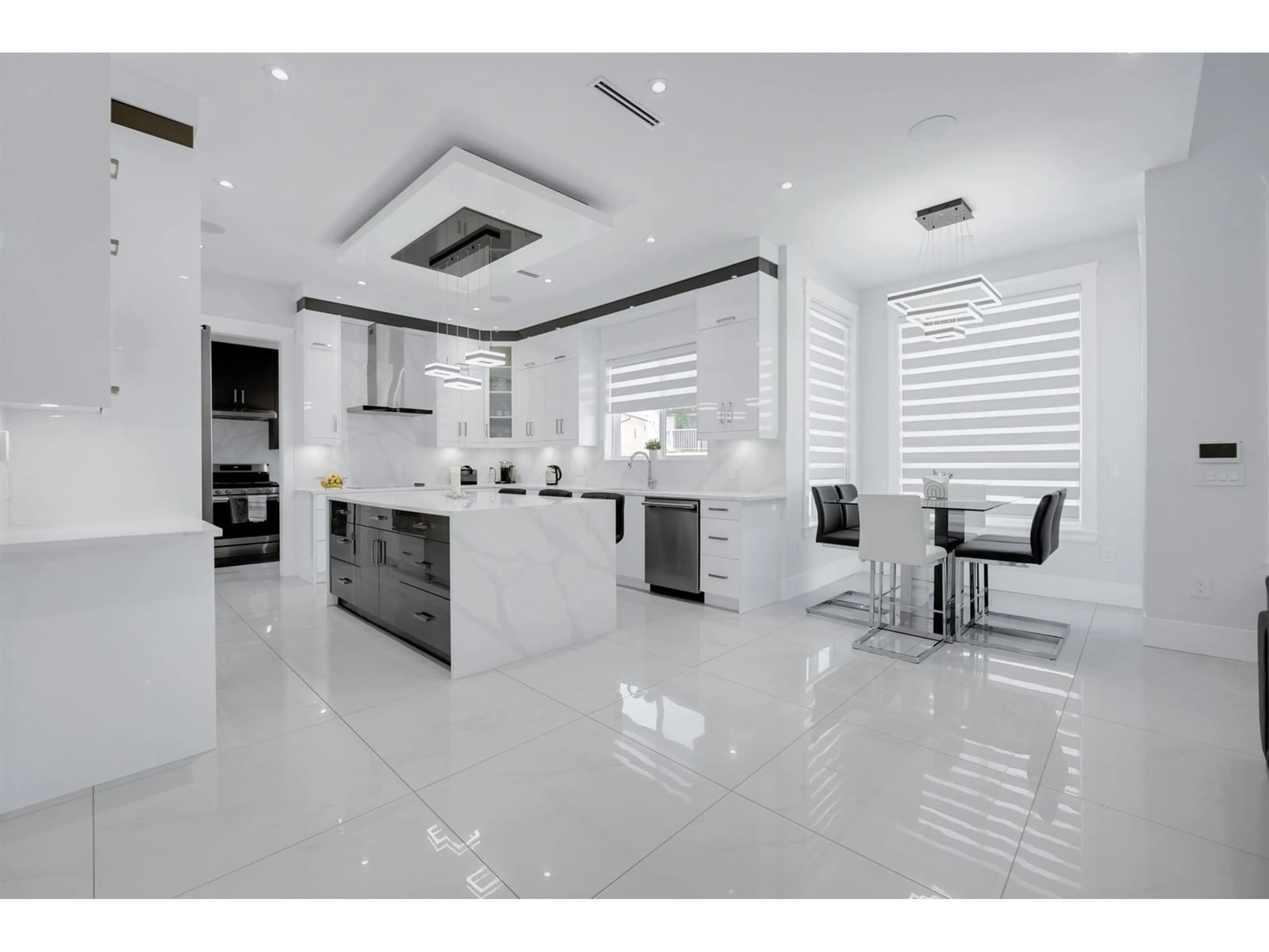 Contemporary kitchen, ceramic/tile floor for 2952 BERGMAN, Abbotsford British Columbia V4X1H3