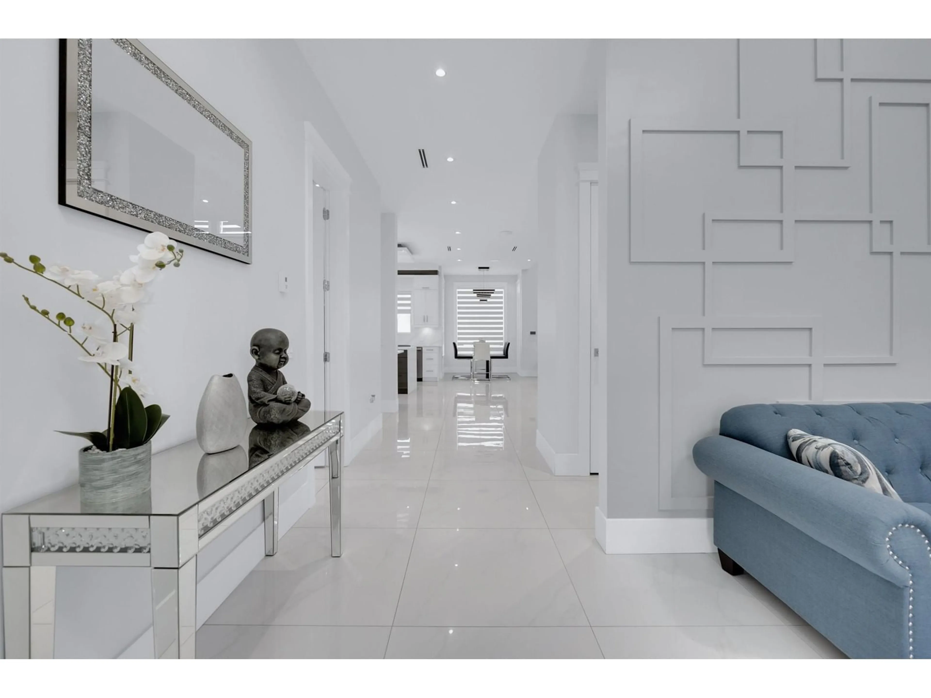 Indoor foyer for 2952 BERGMAN, Abbotsford British Columbia V4X1H3