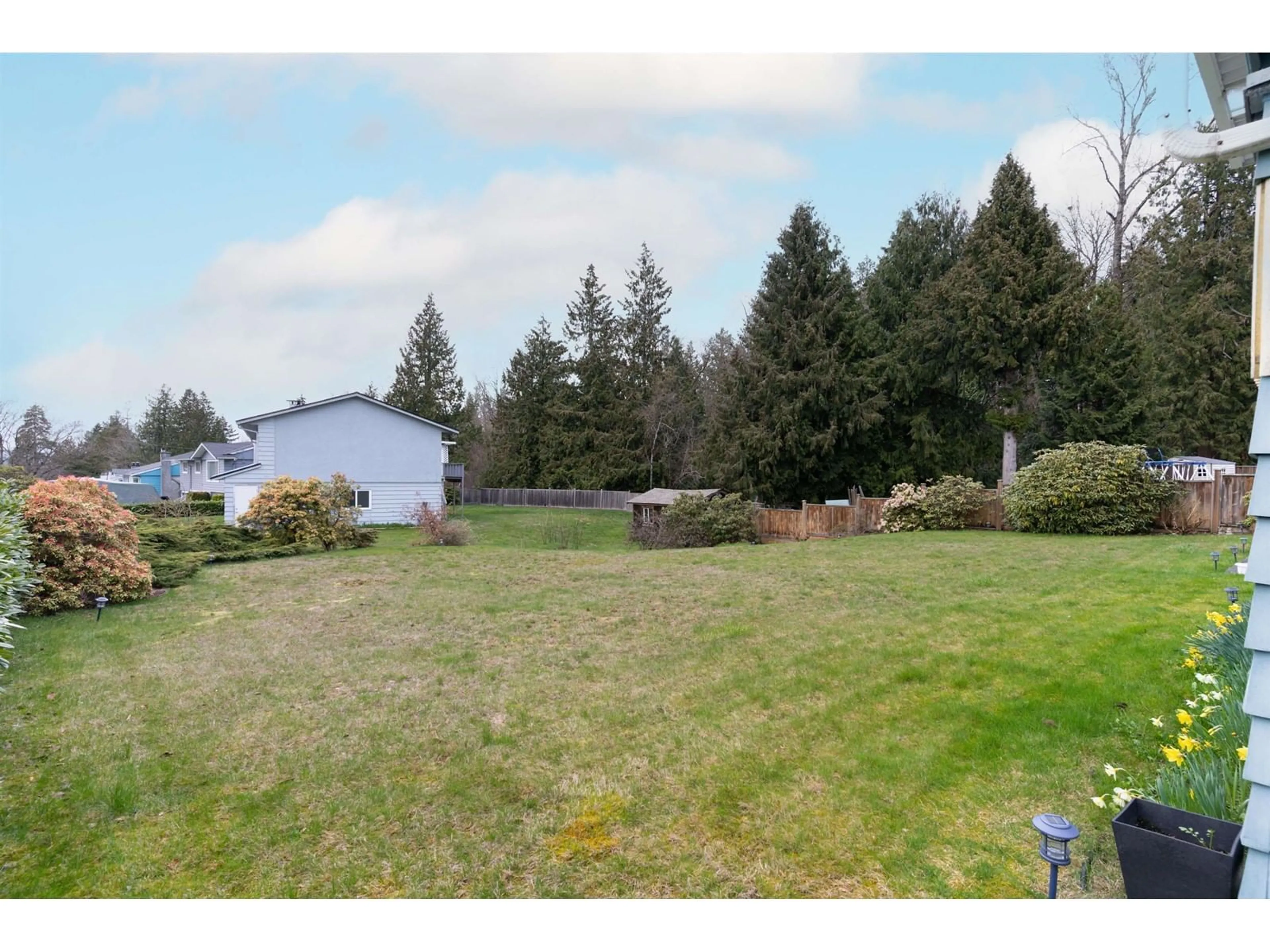 A pic from outside/outdoor area/front of a property/back of a property/a pic from drone, unknown for 11275 KENDALE, Delta British Columbia V4C3P8