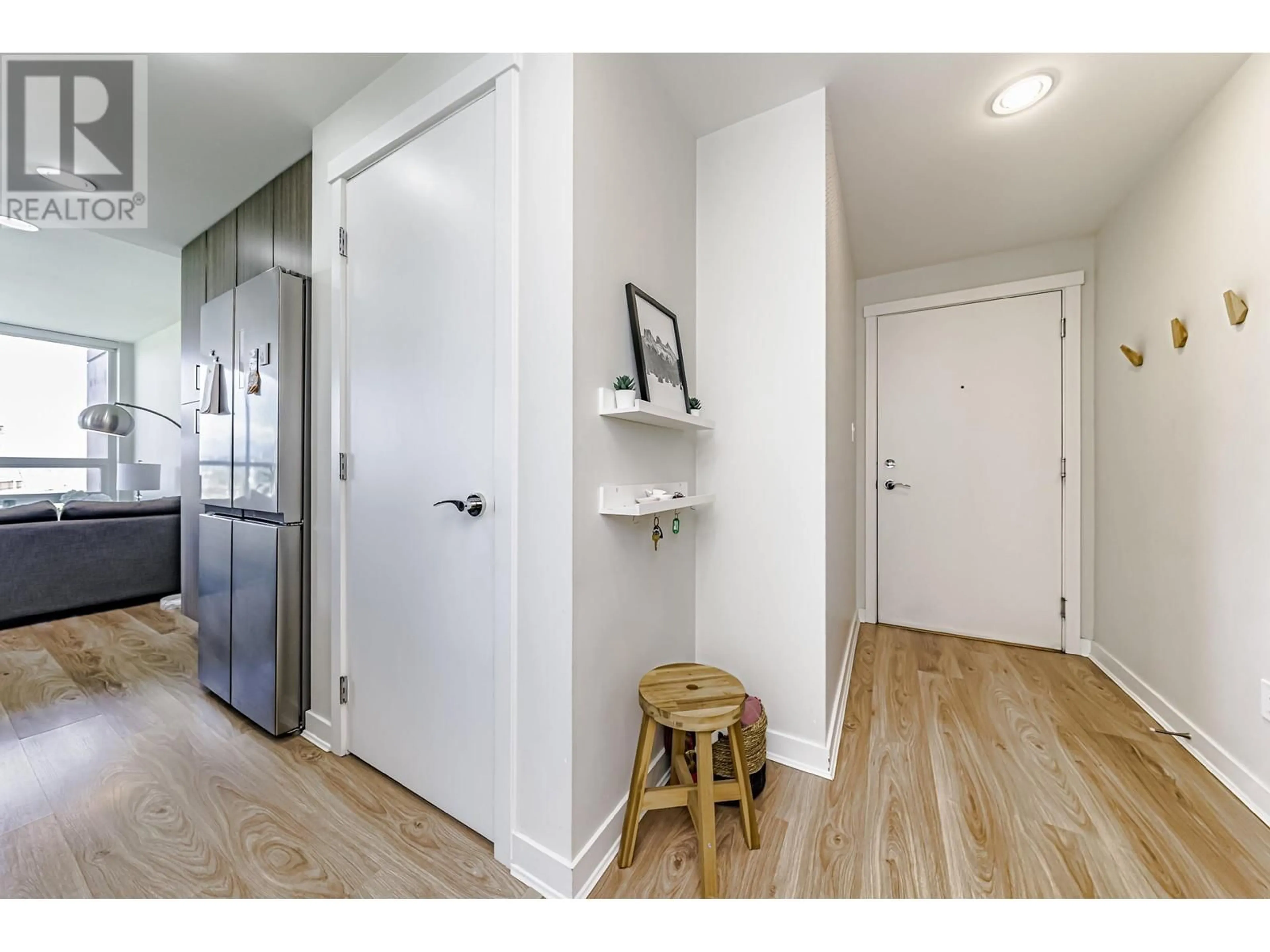 Indoor entryway for 1001 - 125 COLUMBIA STREET, New Westminster British Columbia V3L0G8