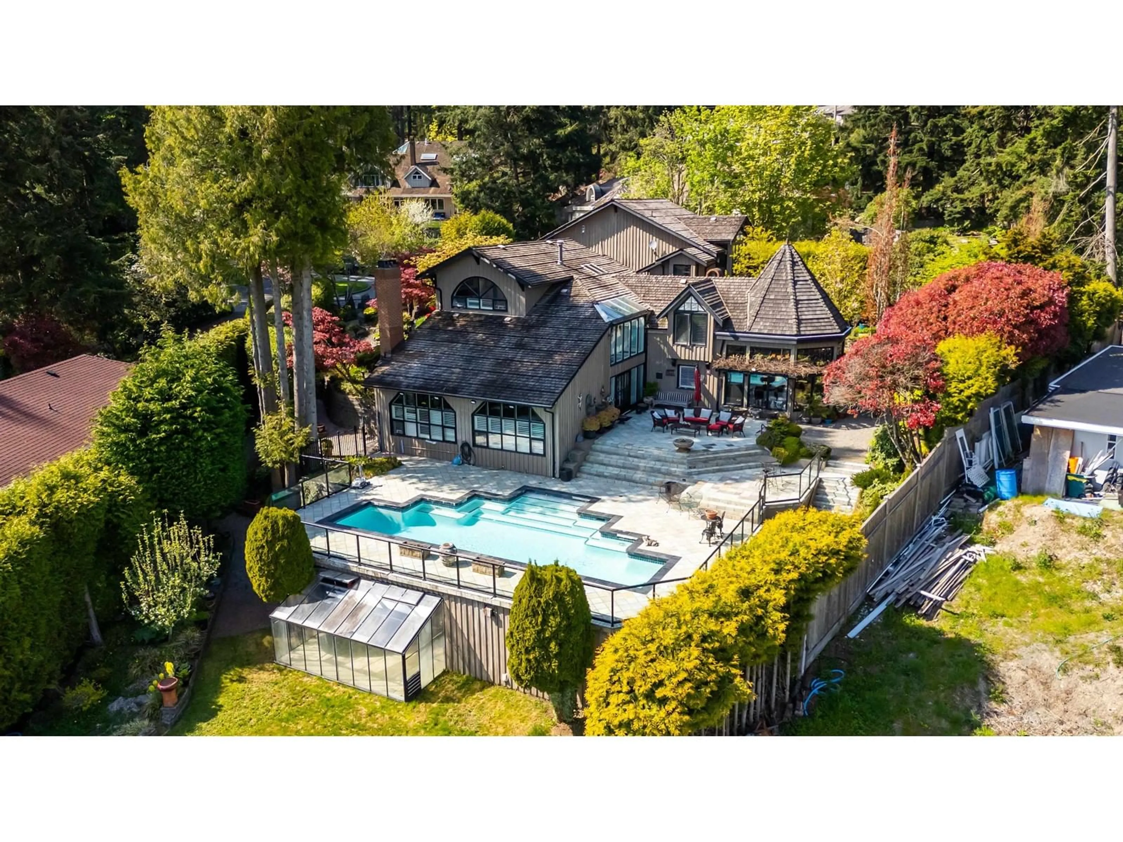 A pic from outside/outdoor area/front of a property/back of a property/a pic from drone, water/lake/river/ocean view for 12670 STATION, Surrey British Columbia V3X3C5