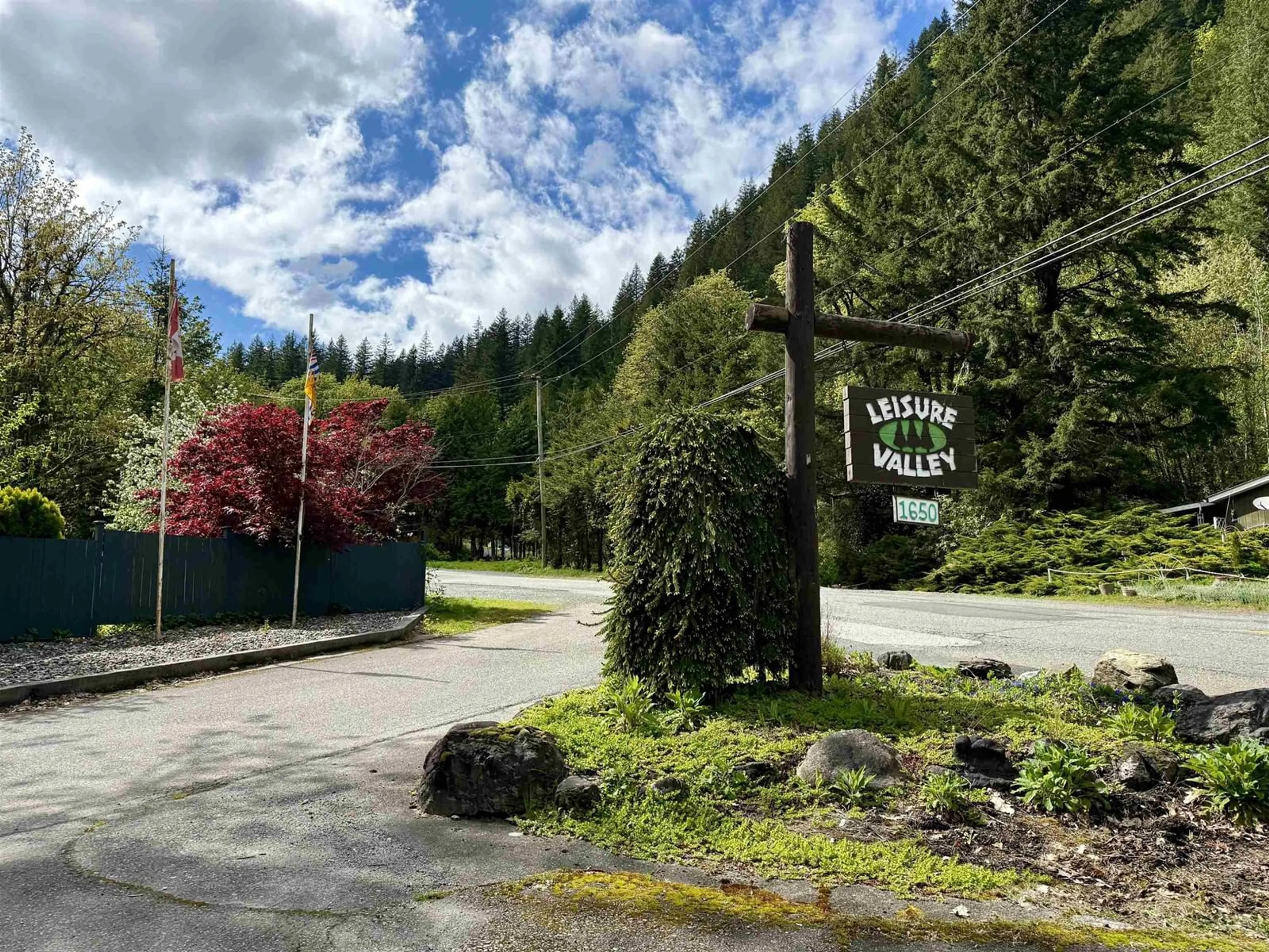 A pic from outside/outdoor area/front of a property/back of a property/a pic from drone, mountain view for 16 - 1650 COLUMBIA VALLEY ROAD, Columbia Valley British Columbia V2R4X3