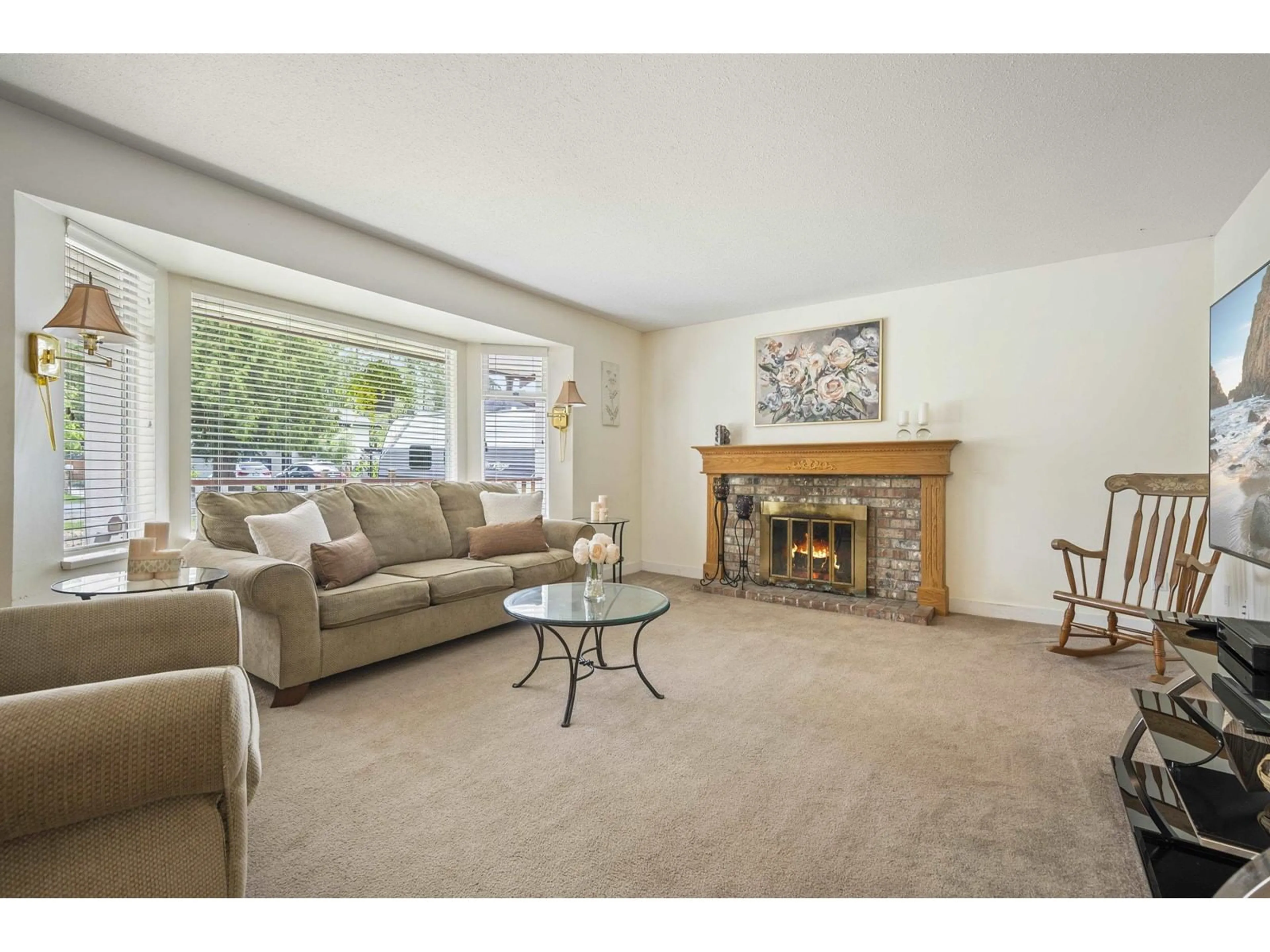 Living room with furniture, carpet floor for 4195 207A, Langley British Columbia V3A2G5