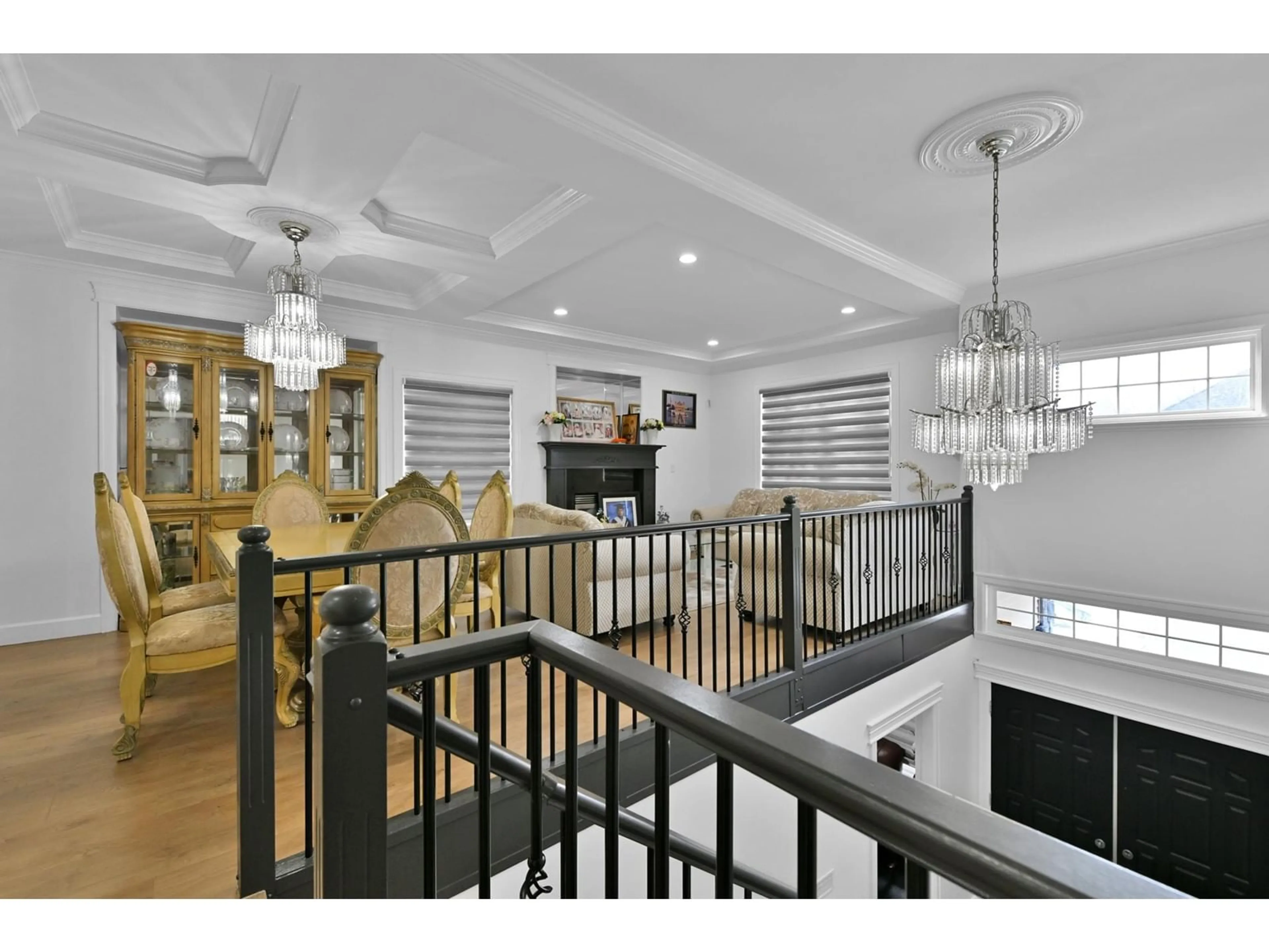 Indoor foyer for 3490 THURSTON, Abbotsford British Columbia V2T6Z3