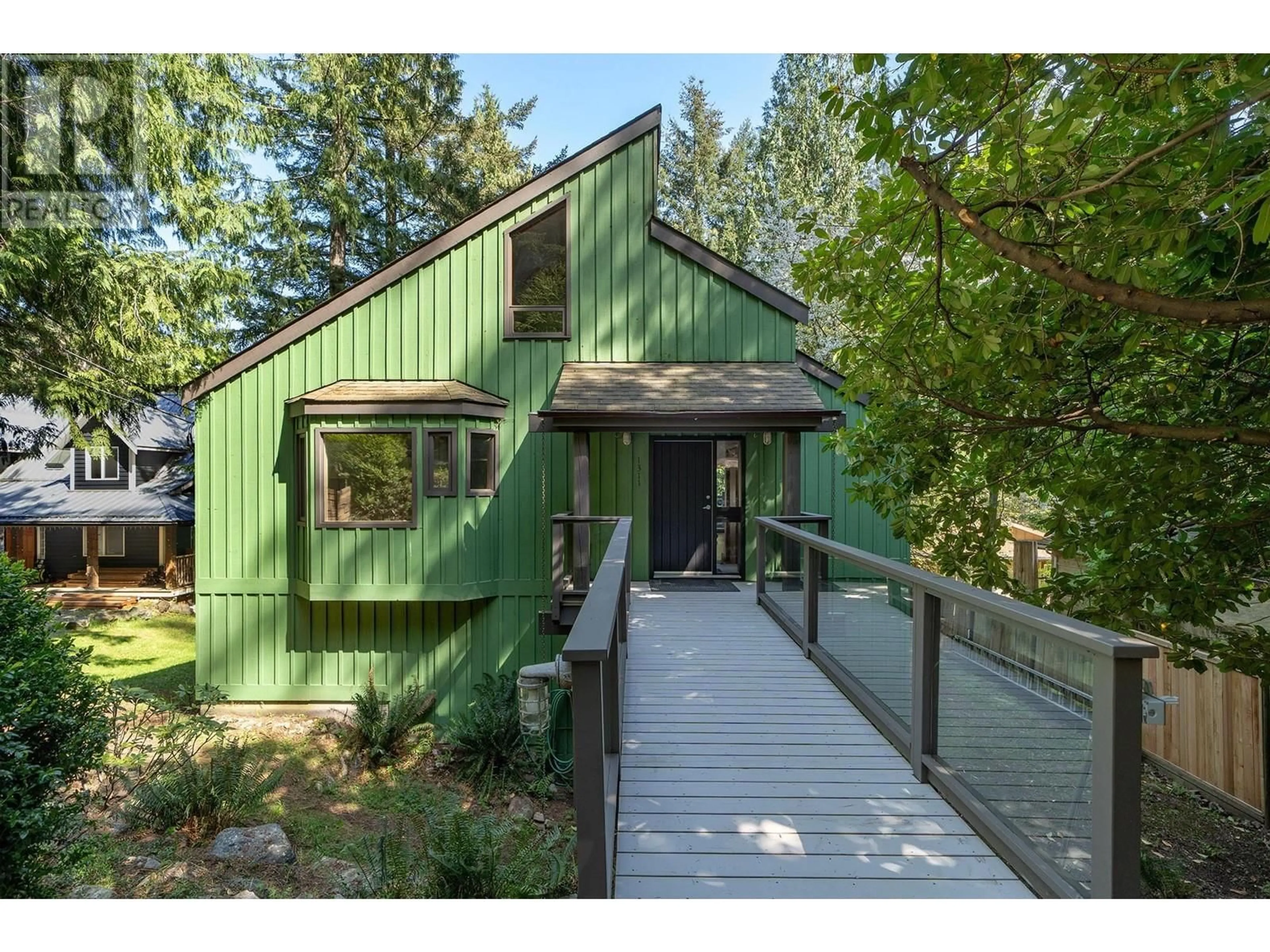 Home with vinyl exterior material, unknown for 1311 HILLCREST ROAD, Bowen Island British Columbia V0N1G1