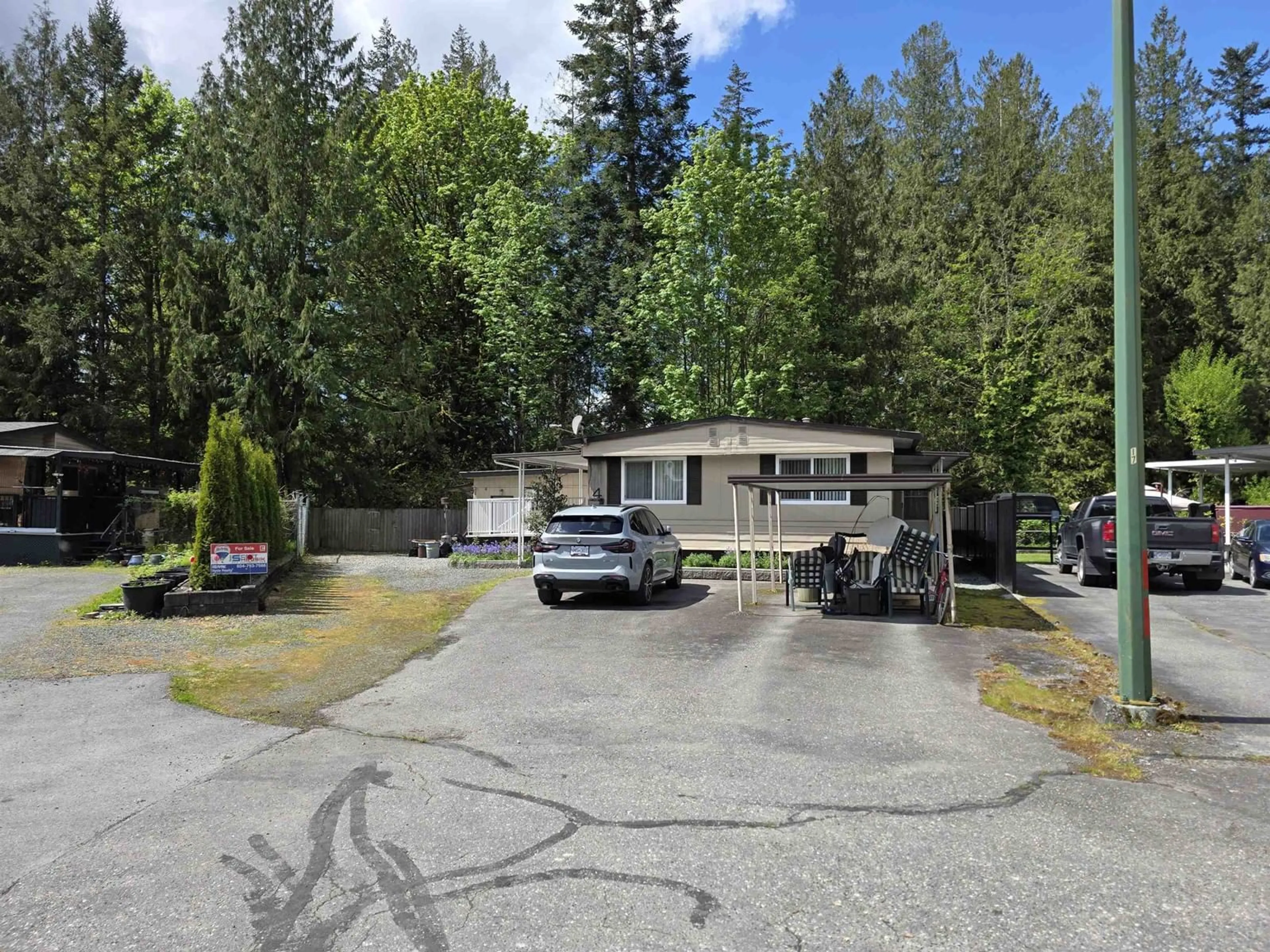 A pic from outside/outdoor area/front of a property/back of a property/a pic from drone, unknown for 4 - 46511 CHILLIWACK LAKE ROAD, Sardis - Chwk River Valley British Columbia V2R3S2