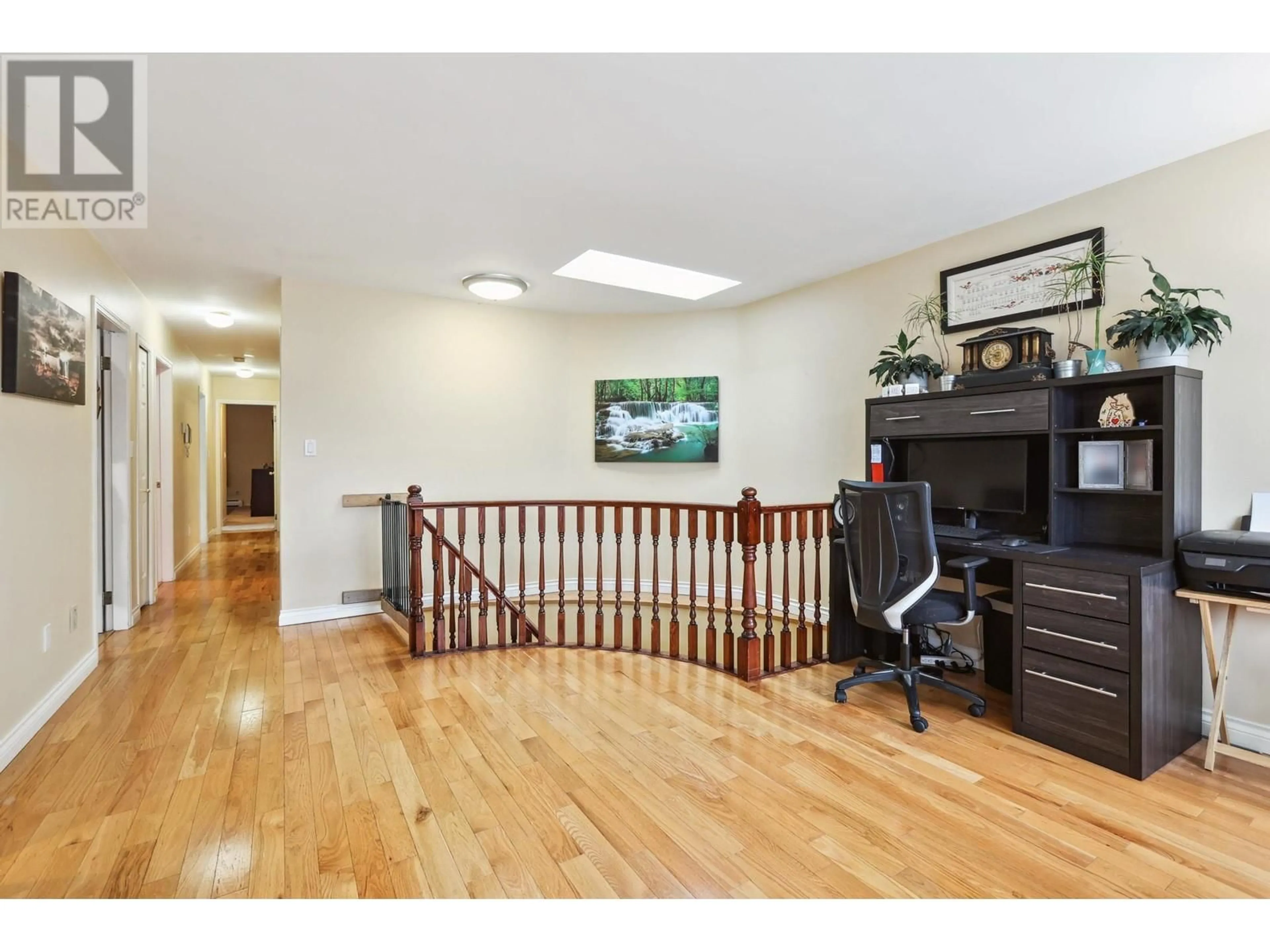 Indoor foyer for 3778 NITHSDALE STREET, Burnaby British Columbia V5G1P3